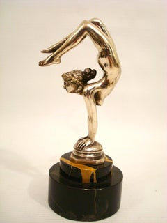 Rara mascotte / scultura di Emile Carlier, francese, 1906 ca.