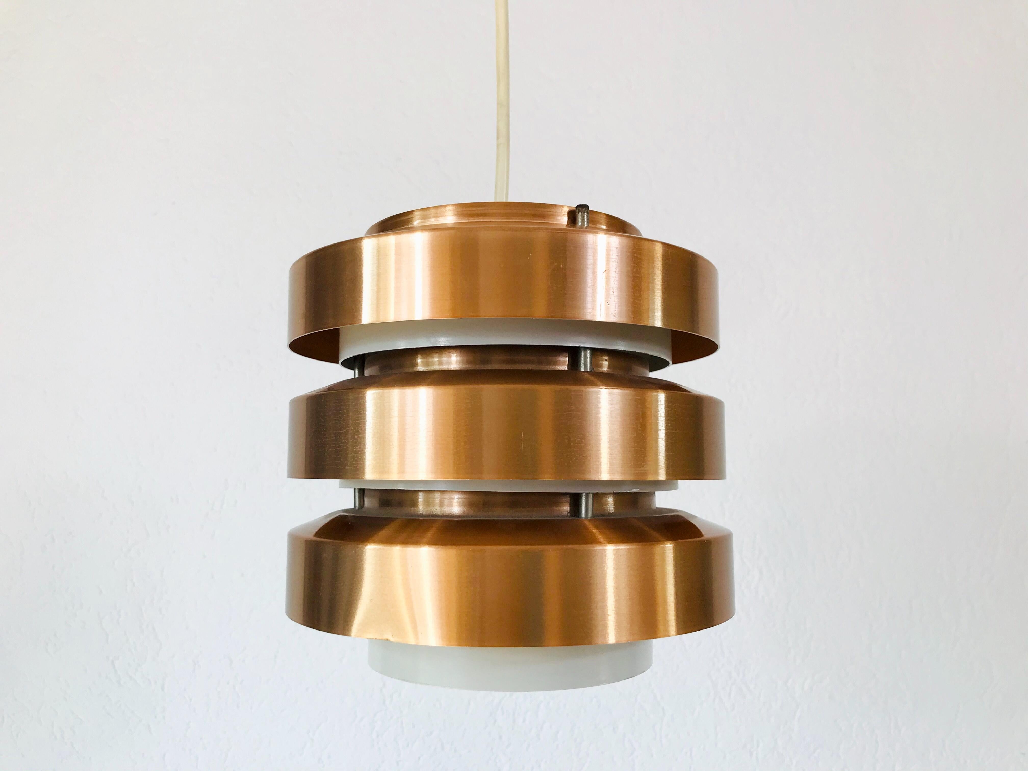 Mid-Century Modern Rare lampe suspendue en cuivre et métal de DDR, années 1960 en vente