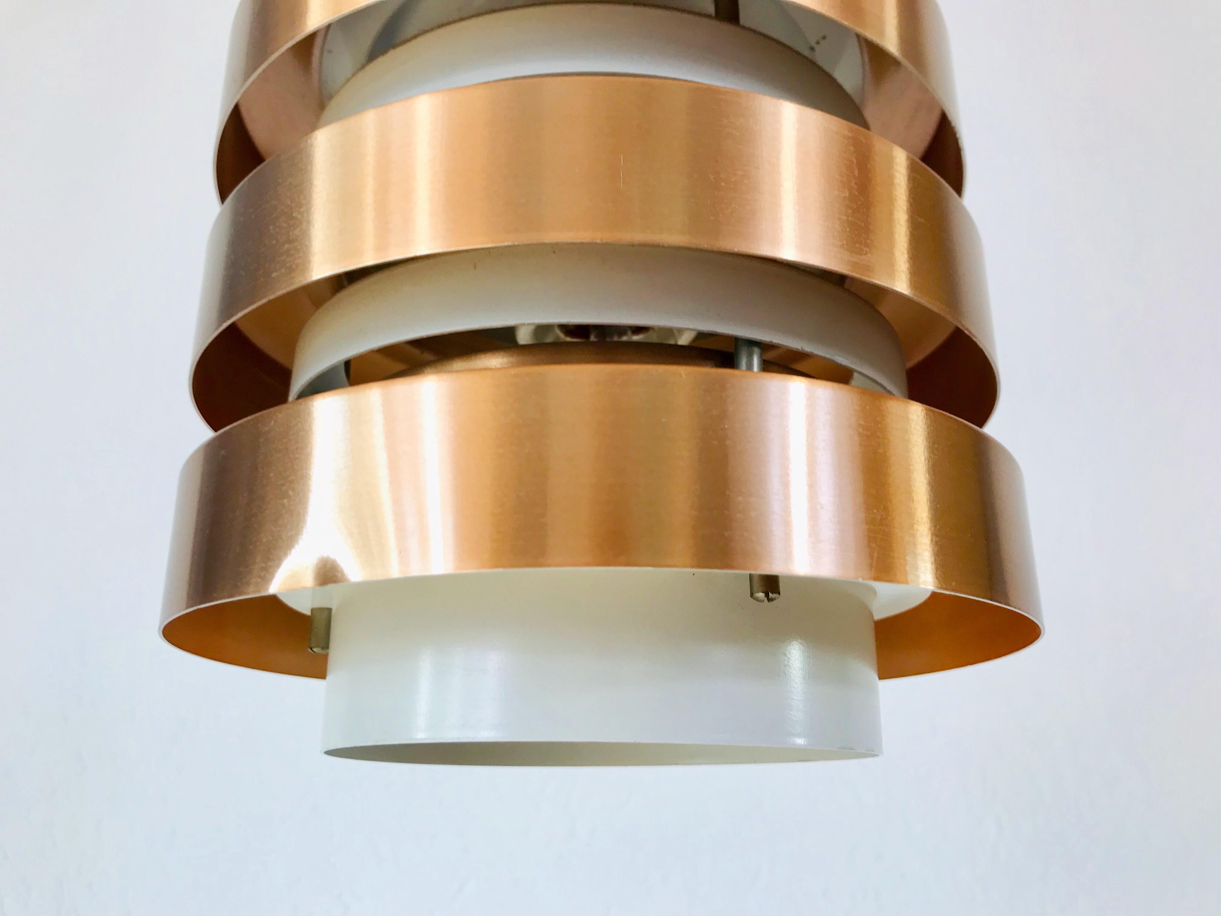 Milieu du XXe siècle Rare lampe suspendue en cuivre et métal de DDR, années 1960 en vente