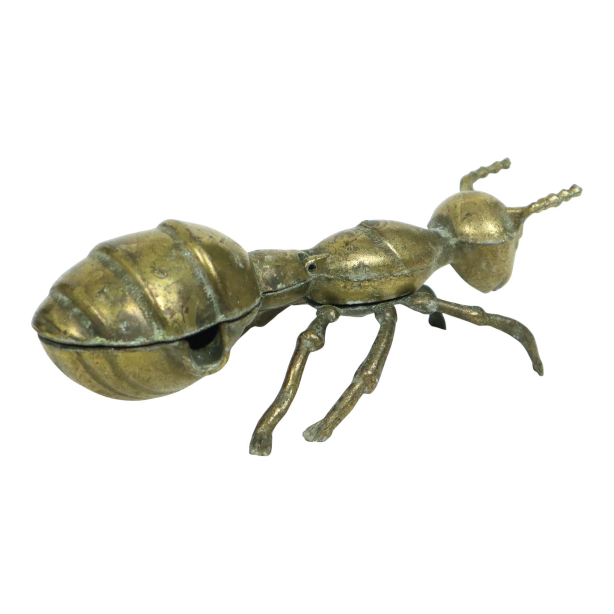 Metà XX secolo Rara formica placcata in rame, insetto, portacenere, statuetta 19cm in vendita