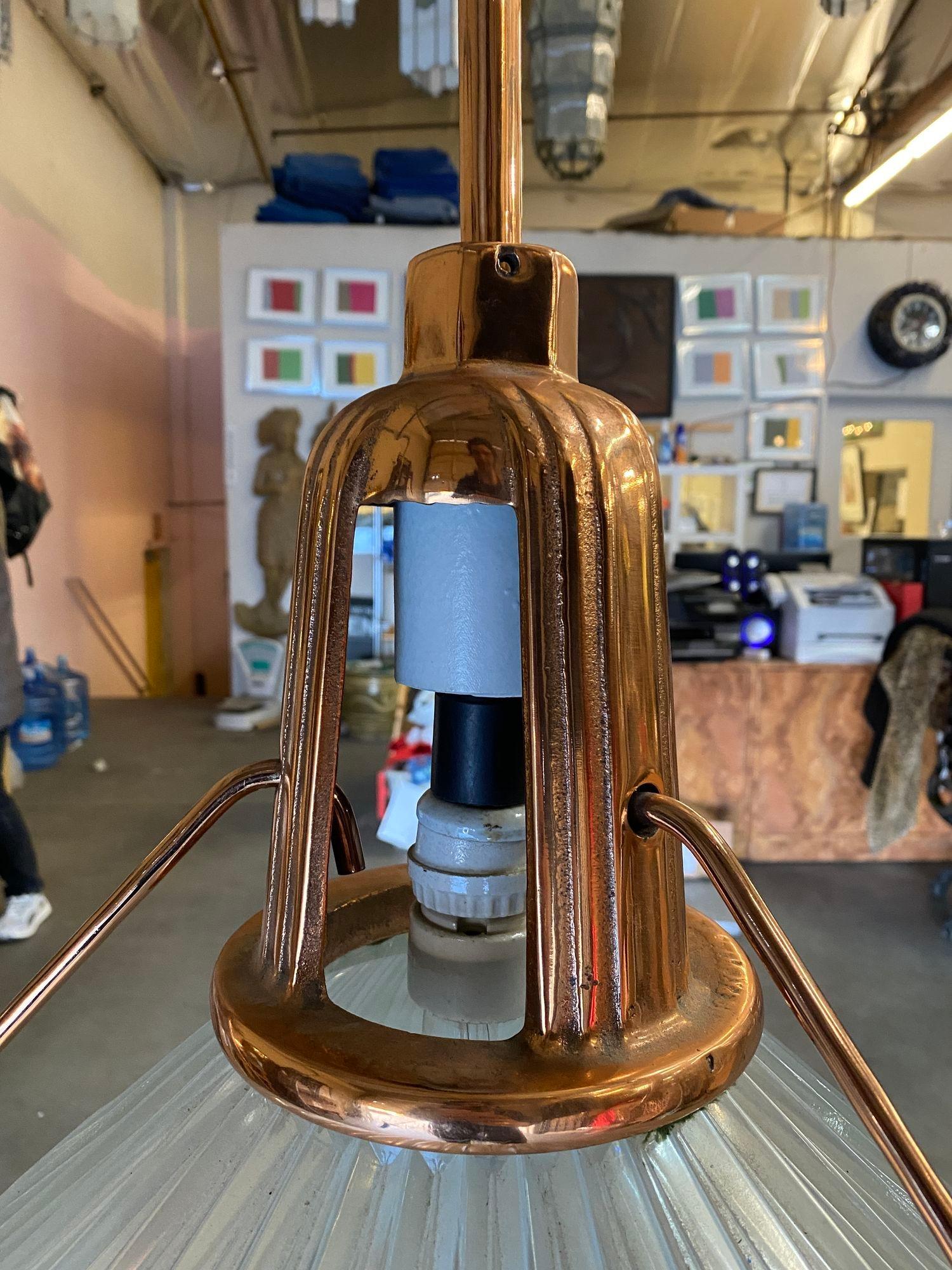 Seltene verkupferte Holophane industrielle hängende Lights, Paar im Zustand „Hervorragend“ in Van Nuys, CA