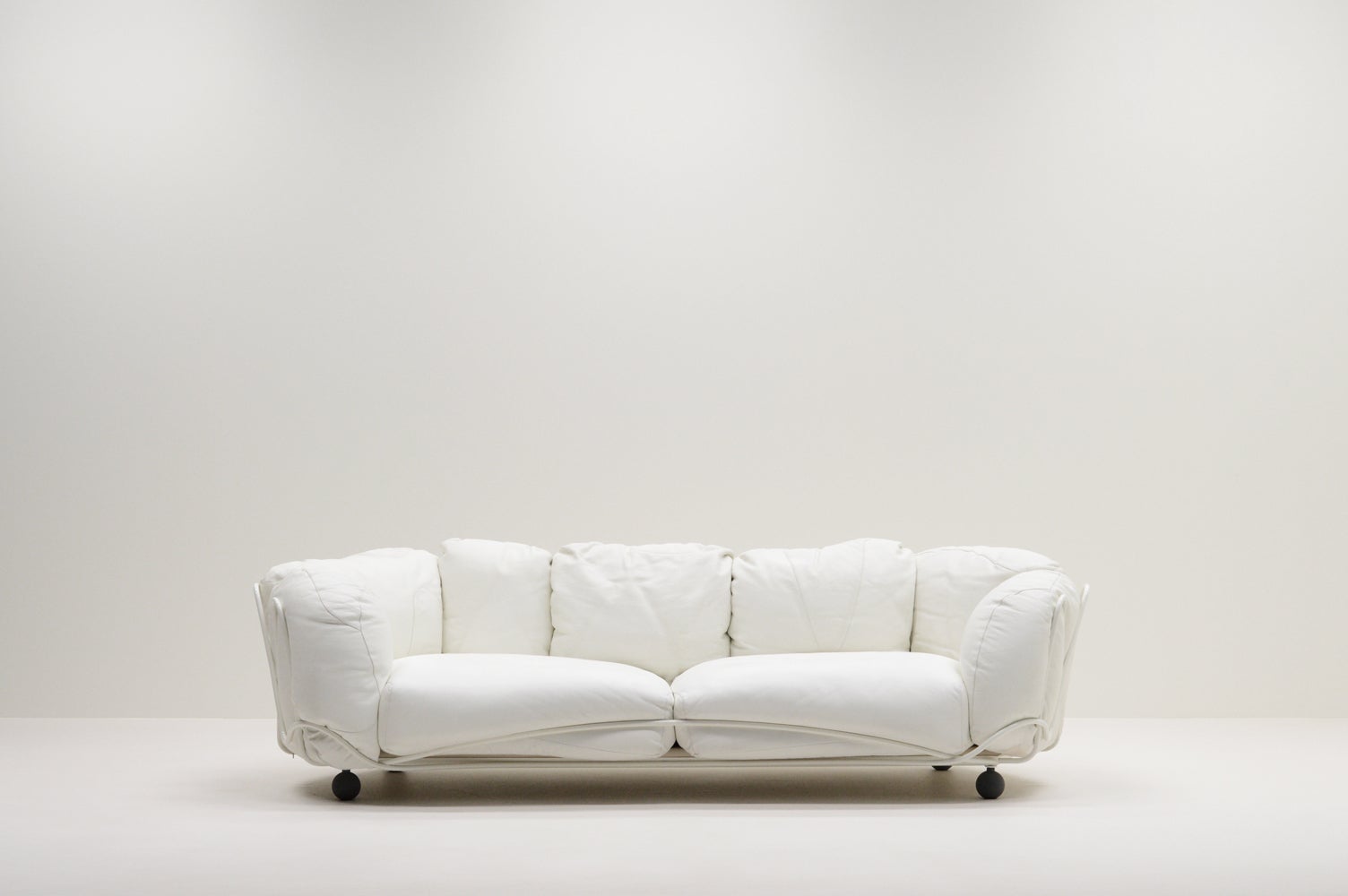 Modern Rare Corbeille lounge sofa by Francesco Binfaré for Edra, Italy. For Sale