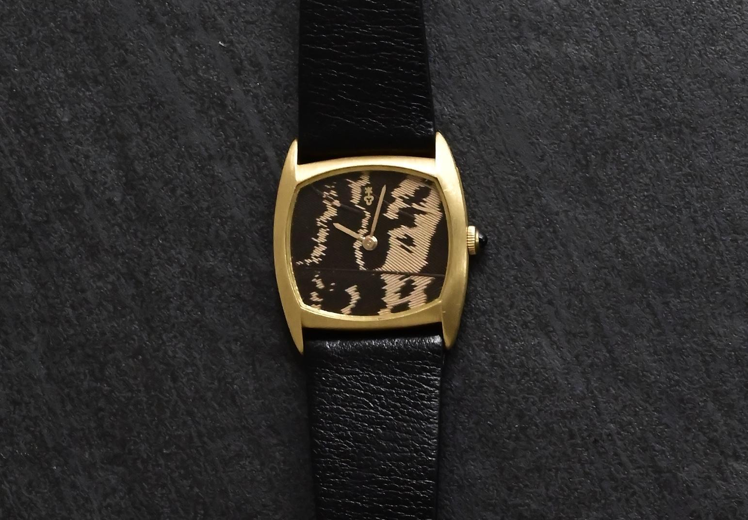 Rare Corum 18K Yellow Gold Peacock Feather Dial Watch 30x27mm Manual Wind In Good Condition In Media, PA