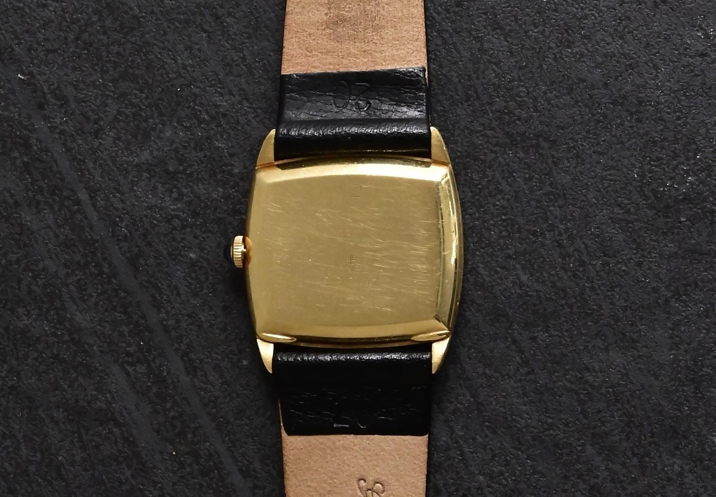 Rare Corum 18K Yellow Gold Peacock Feather Dial Watch 30x27mm Manual Wind 2