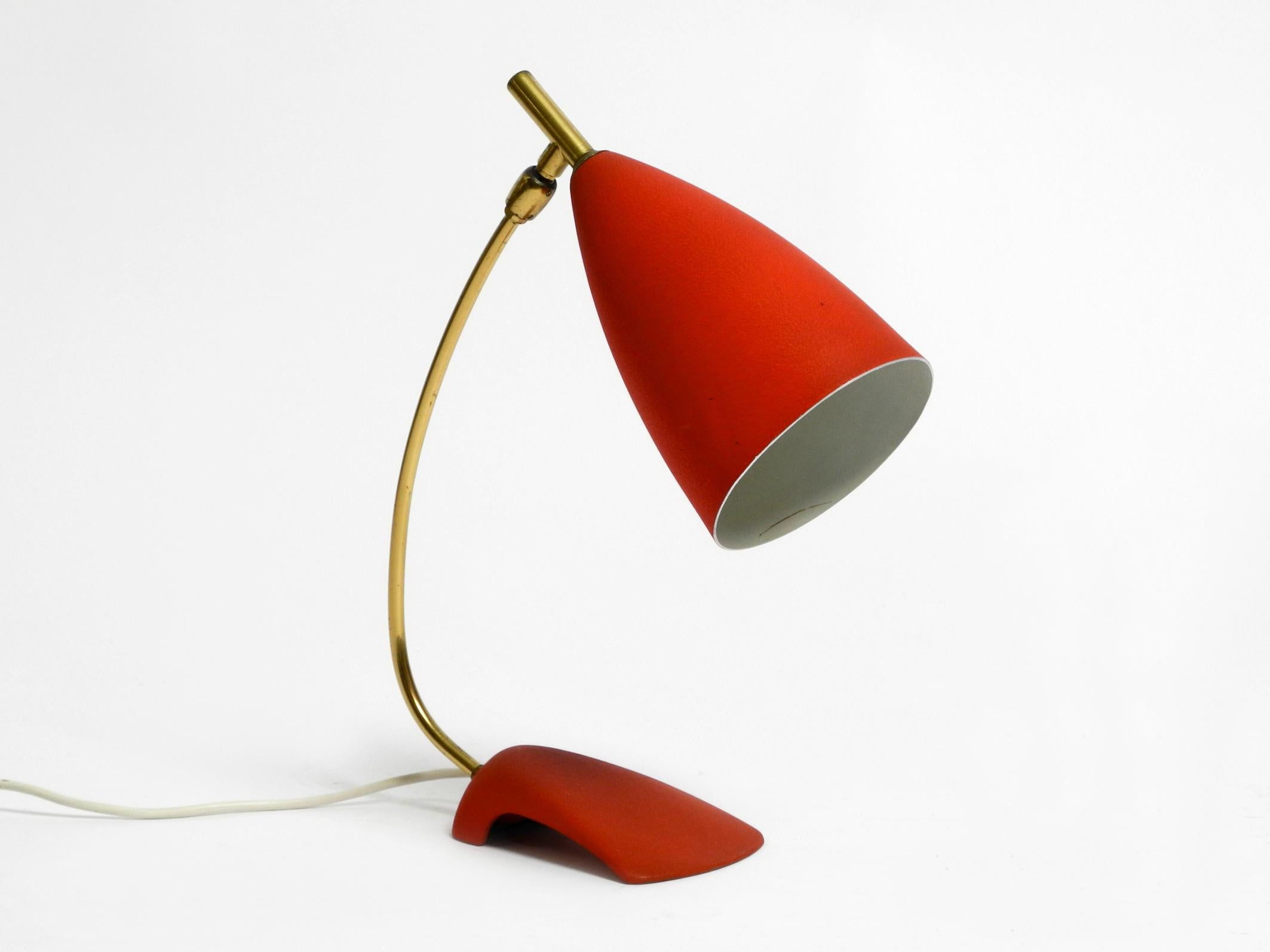 Mid-Century Modern Rare Cosack Mid-Century Table Lamp with Red Fine Wrinkle Finish and Brass Neck For Sale