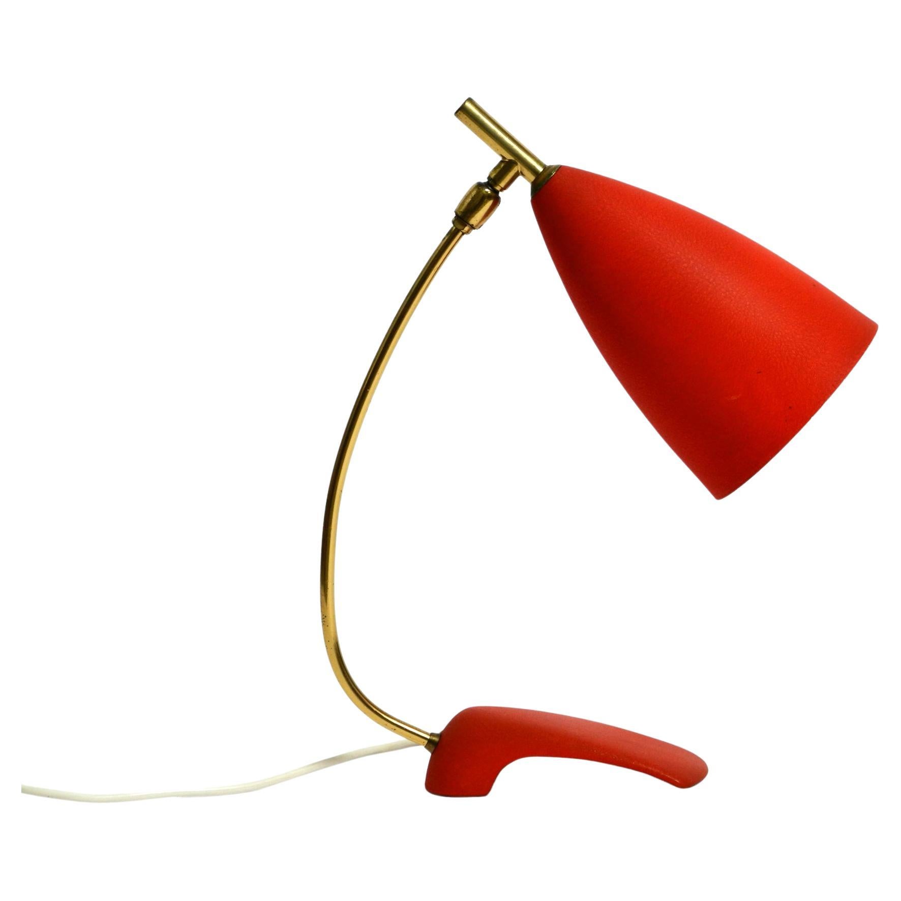 Rare Cosack Mid-Century Table Lamp with Red Fine Wrinkle Finish and Brass Neck For Sale