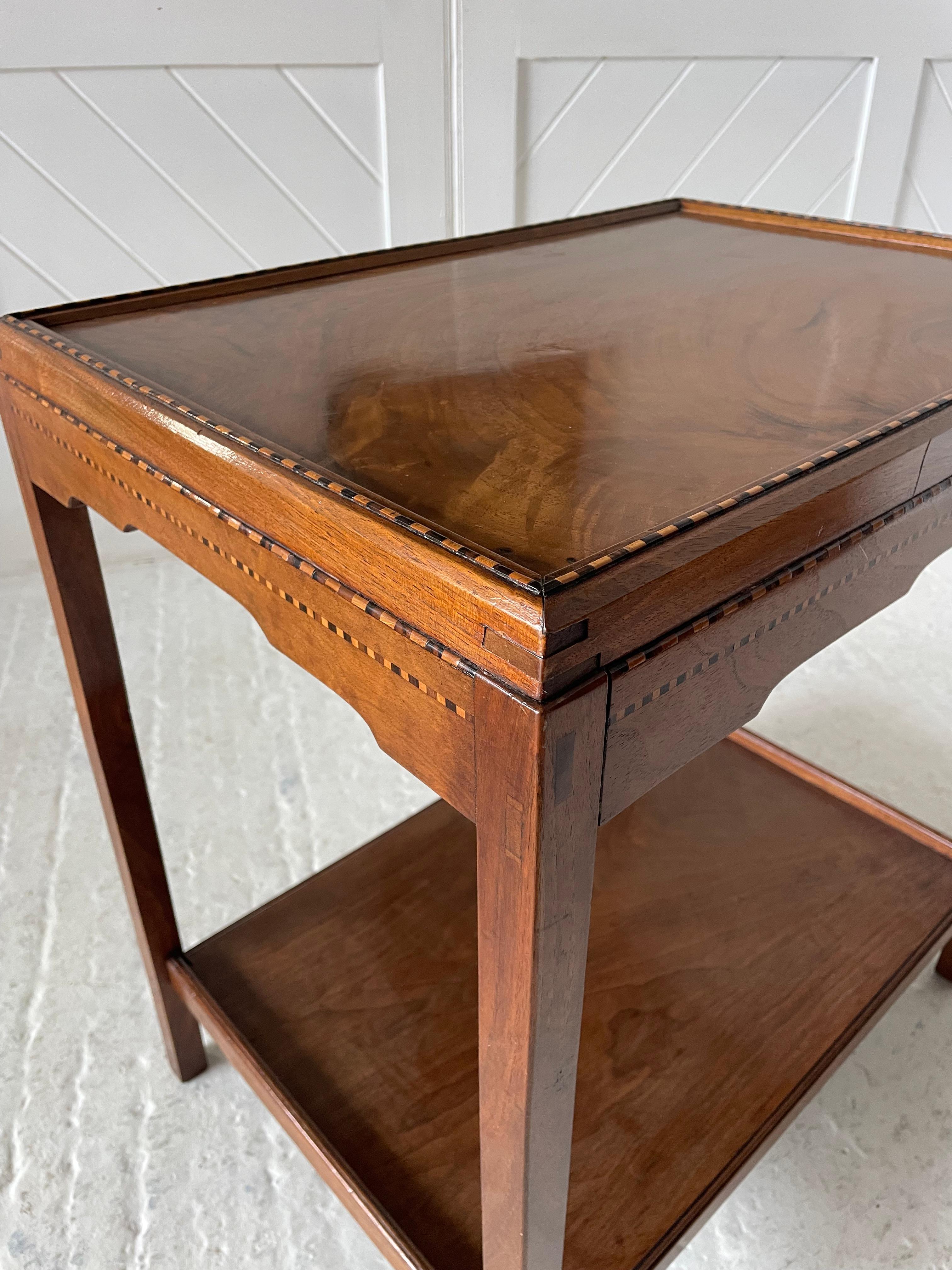 Anglais Rare table d'appoint de l'école Cotswold par Edward Barnsley en vente
