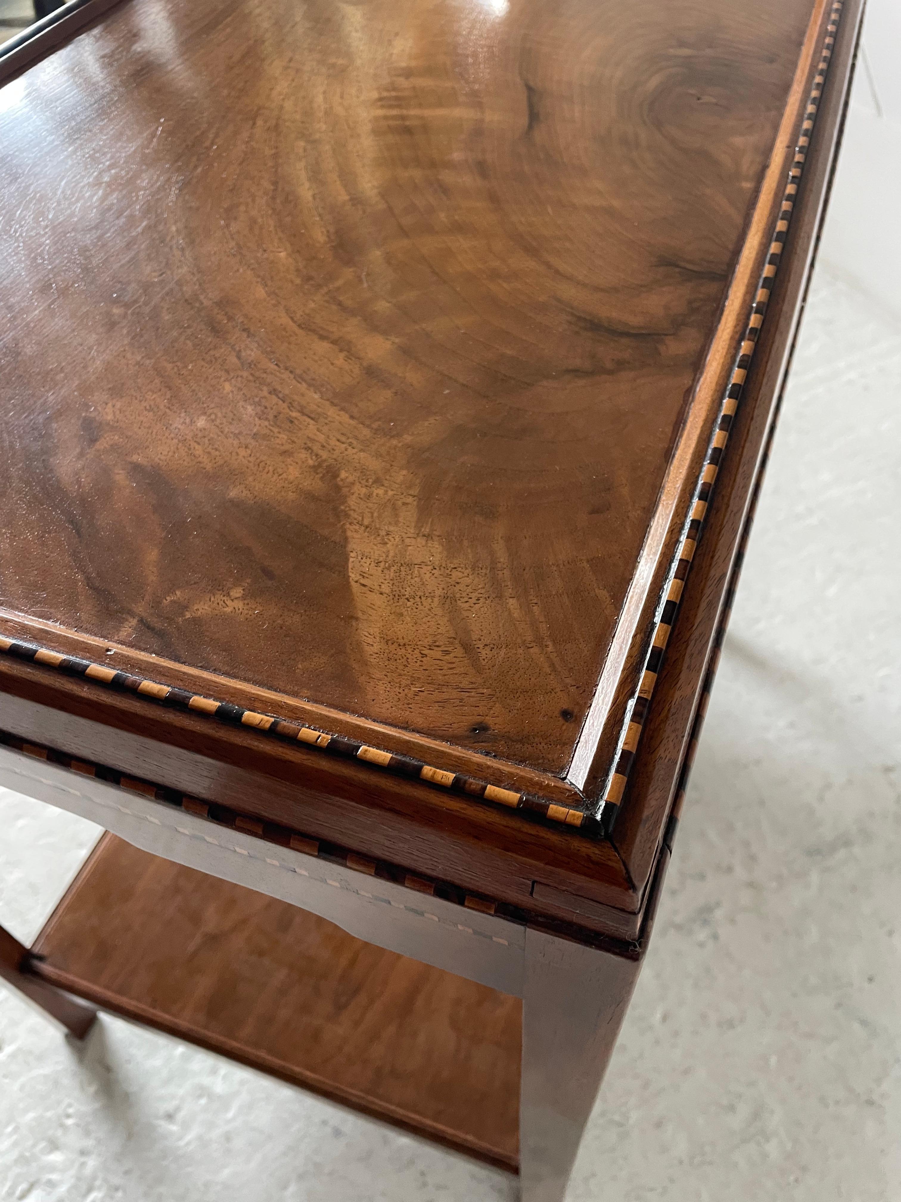 Rare table d'appoint de l'école Cotswold par Edward Barnsley Bon état - En vente à Petworth, GB