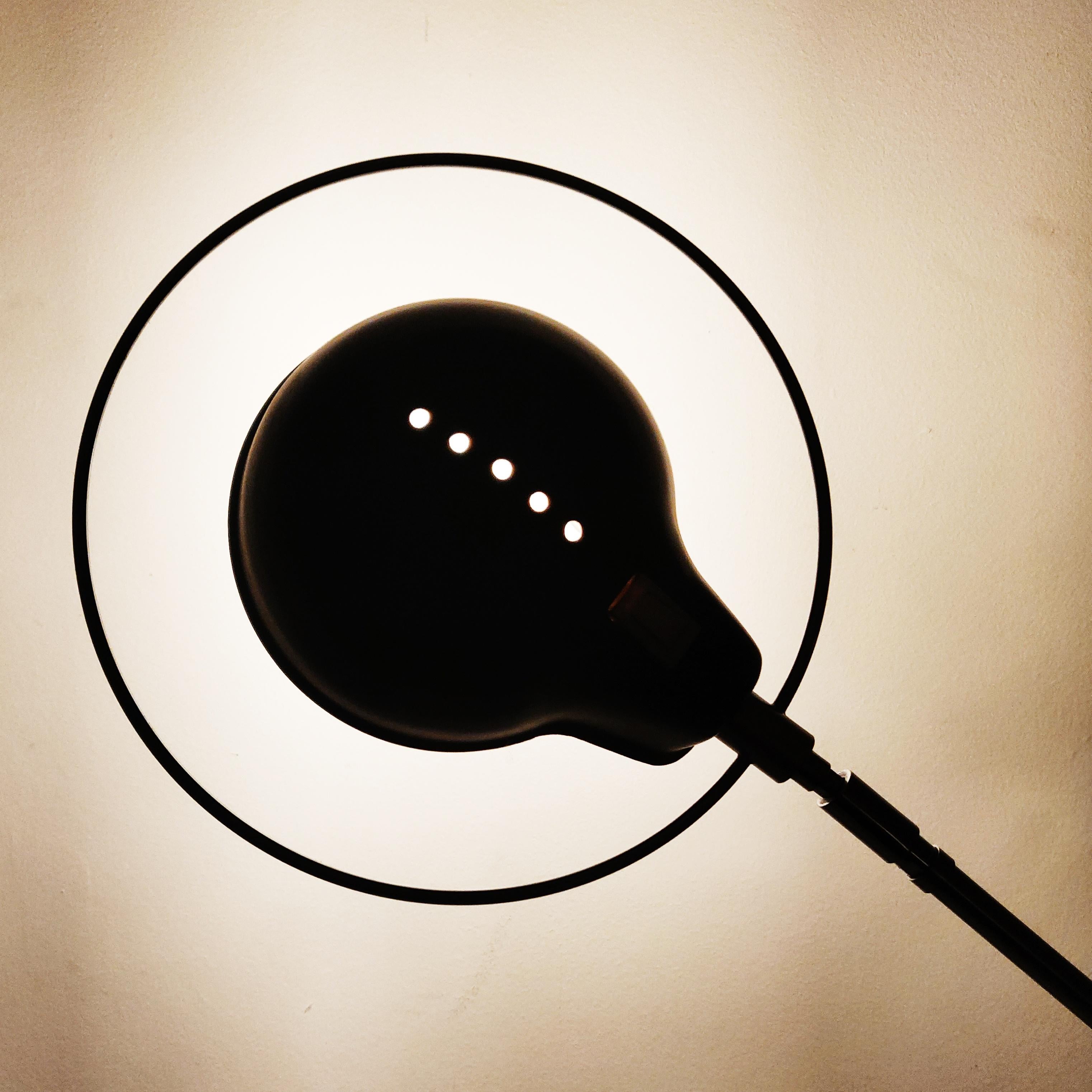 Métal Grand lampadaire à contrepoids rare, années 1960 en vente