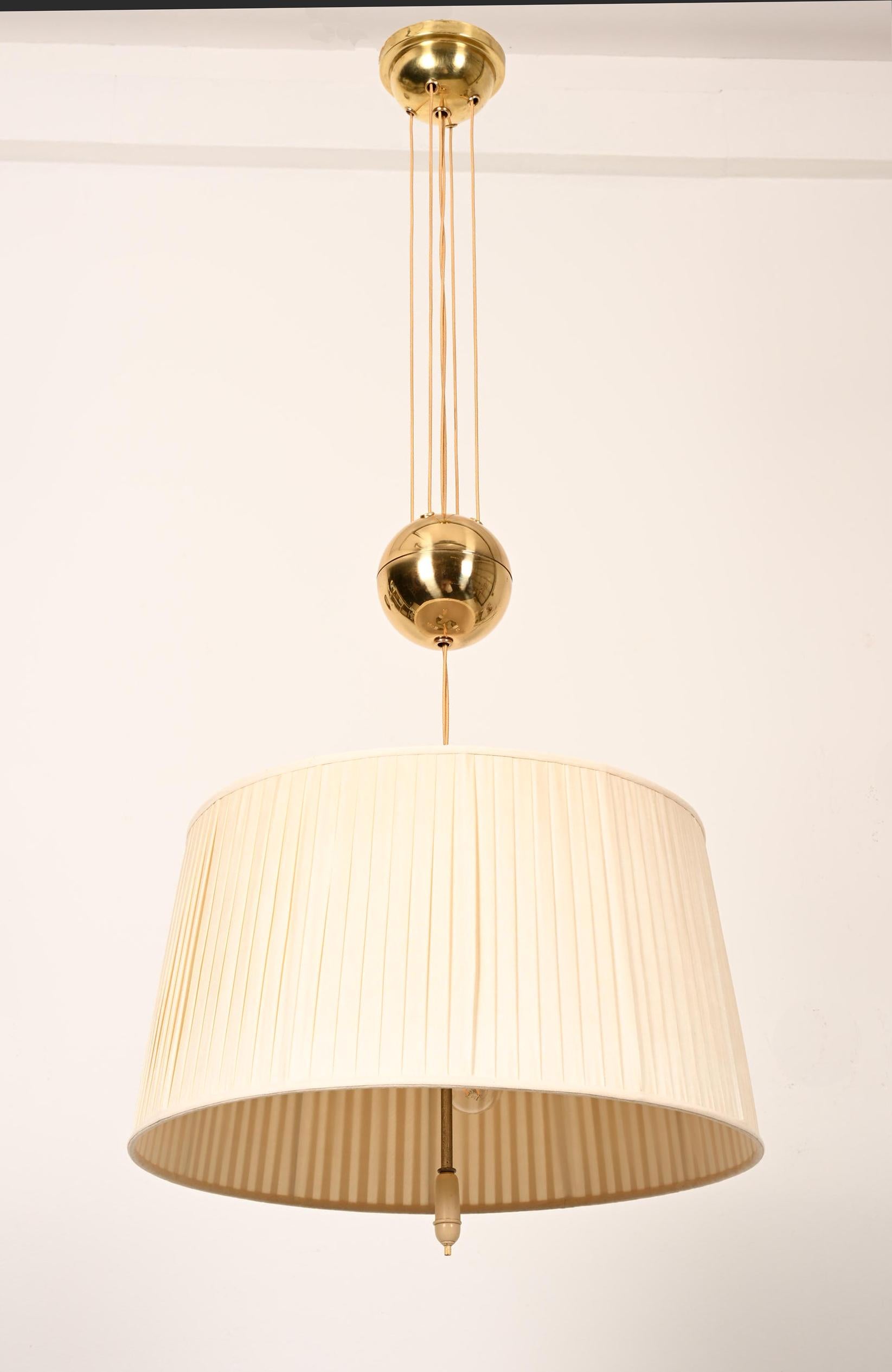 Rare Counterweight Silk Pendant Light Chandelier by Josef Frank in vendita 4