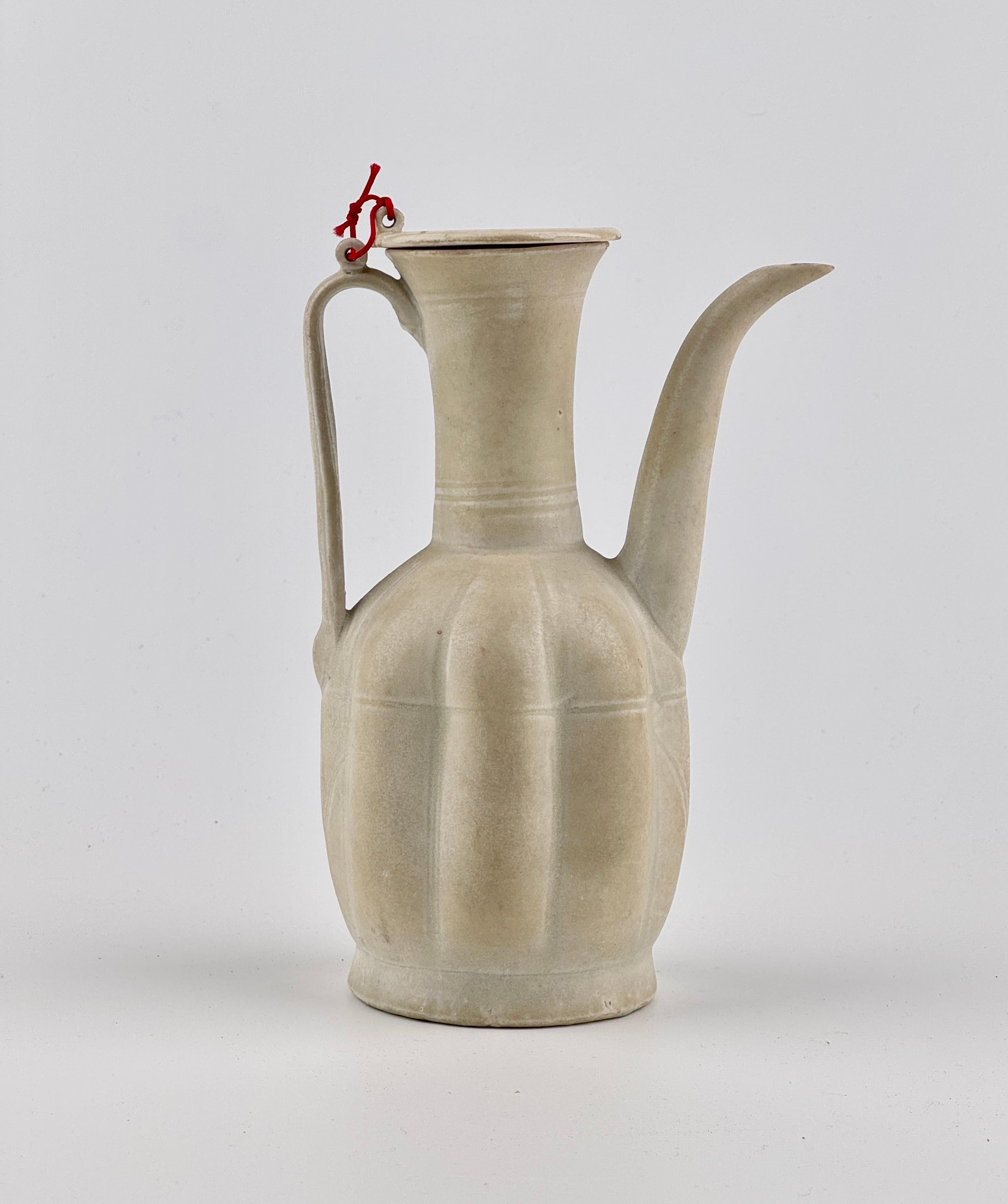Rare Cream Glazed Ding yao Ewer and Cover, Song Dynasty (960~1279) In Good Condition For Sale In seoul, KR