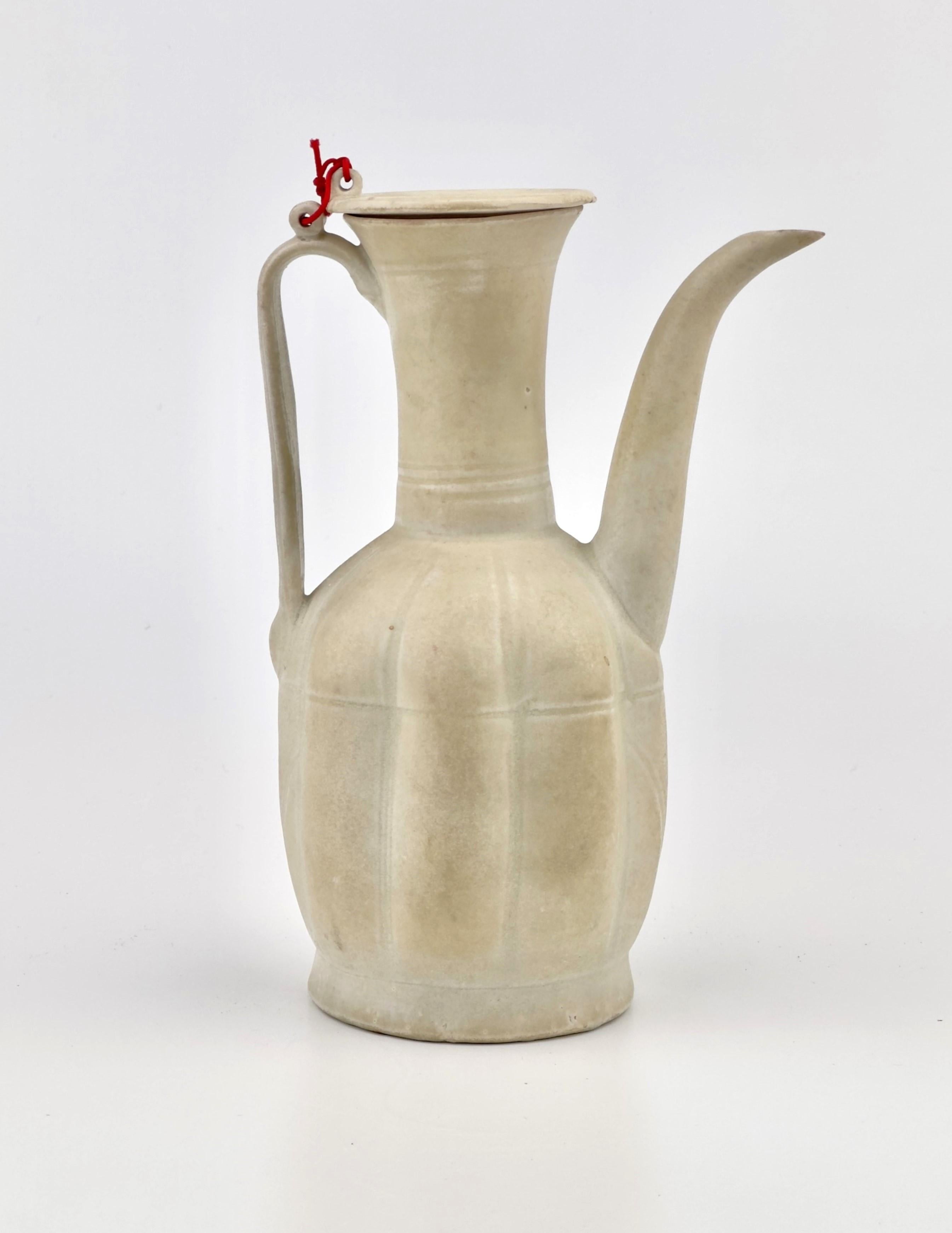 Chinese Export Rare Cream Glazed Ewer and Cover, Song Dynasty (960~1279) For Sale