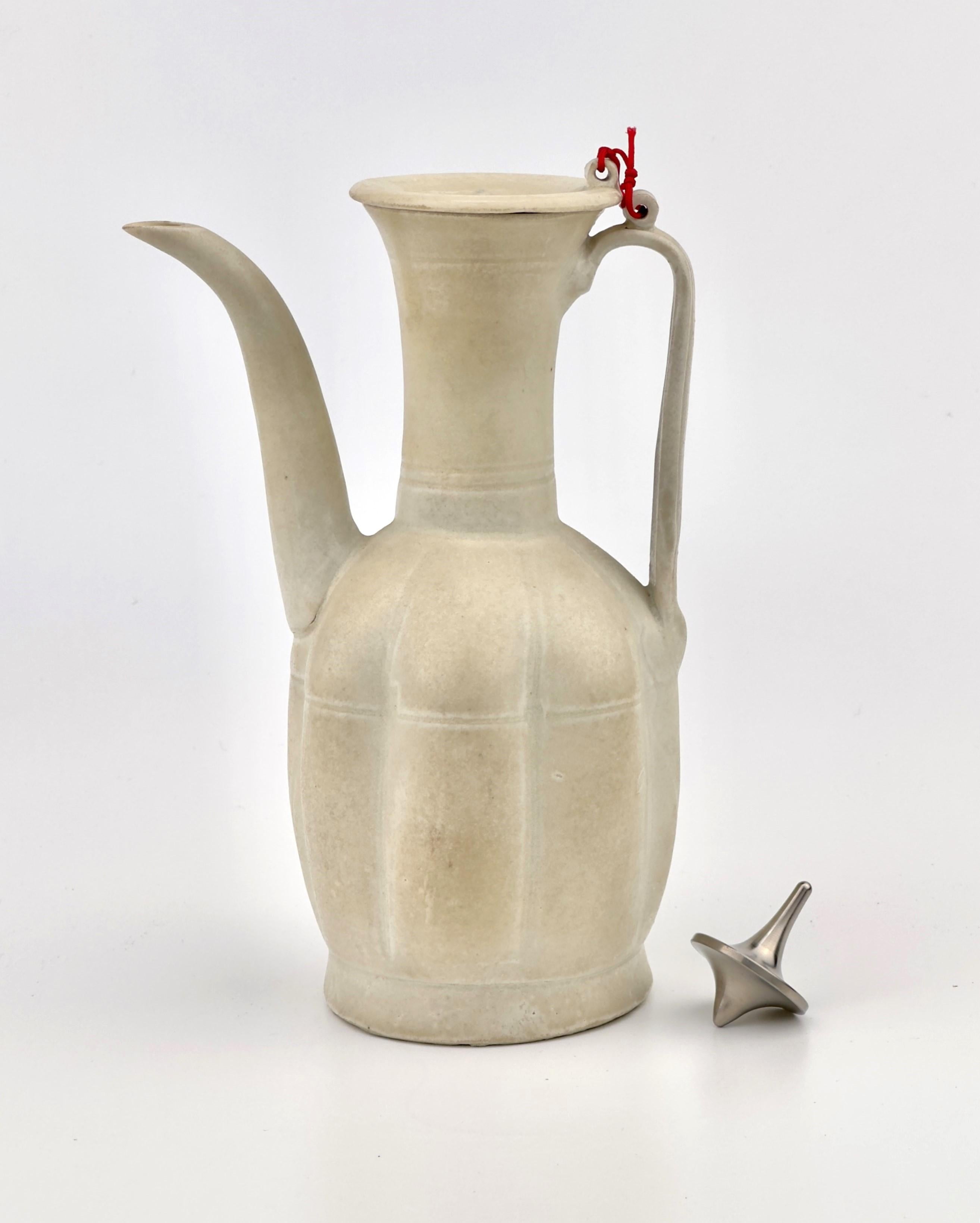 Rare Cream Glazed Ewer and Cover, Song Dynasty (960~1279) In Good Condition For Sale In seoul, KR