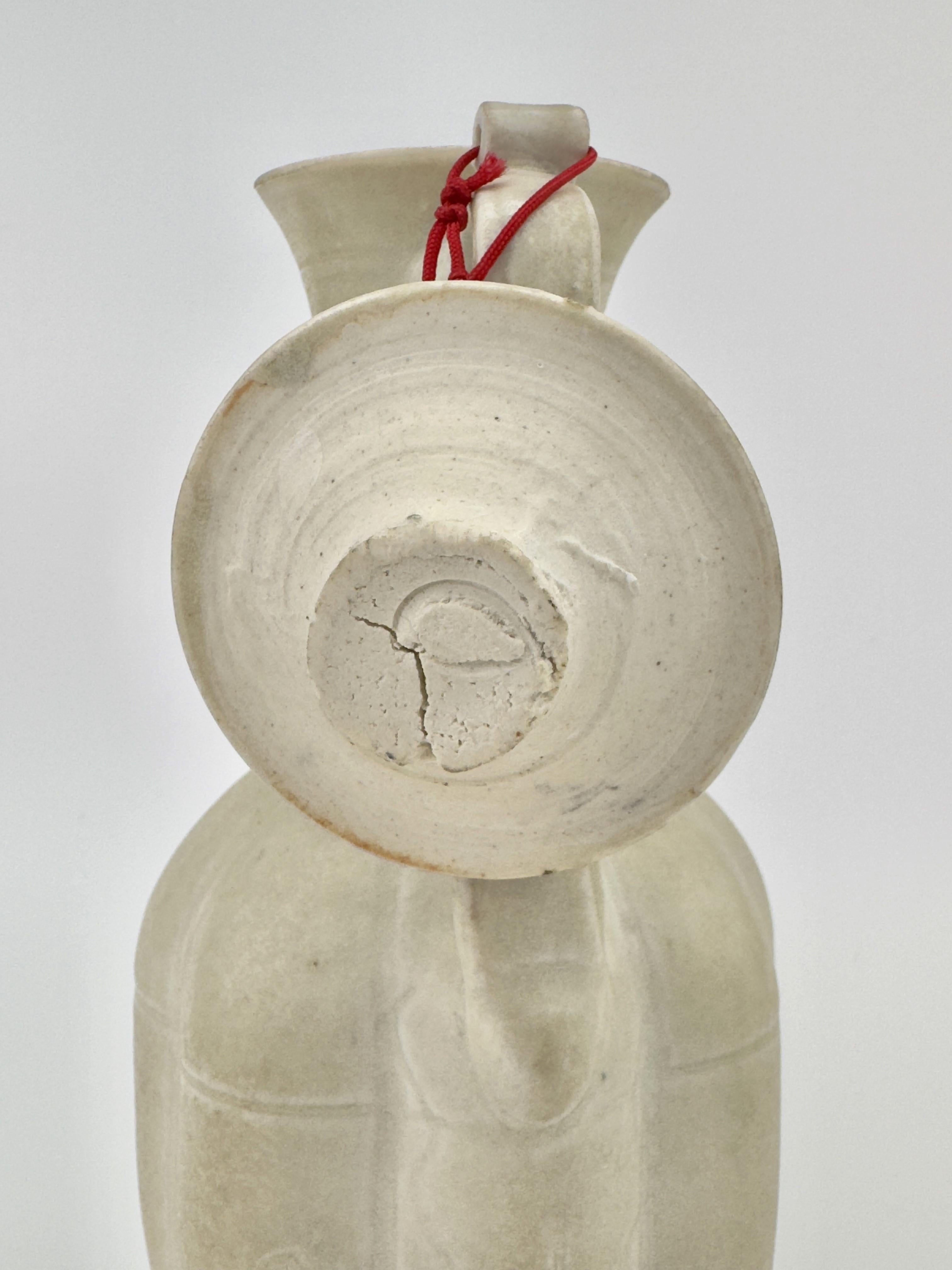 Seltene cremefarbene glasierte Kanne und Deckel, Song Dynasty (960~1279) im Angebot 1