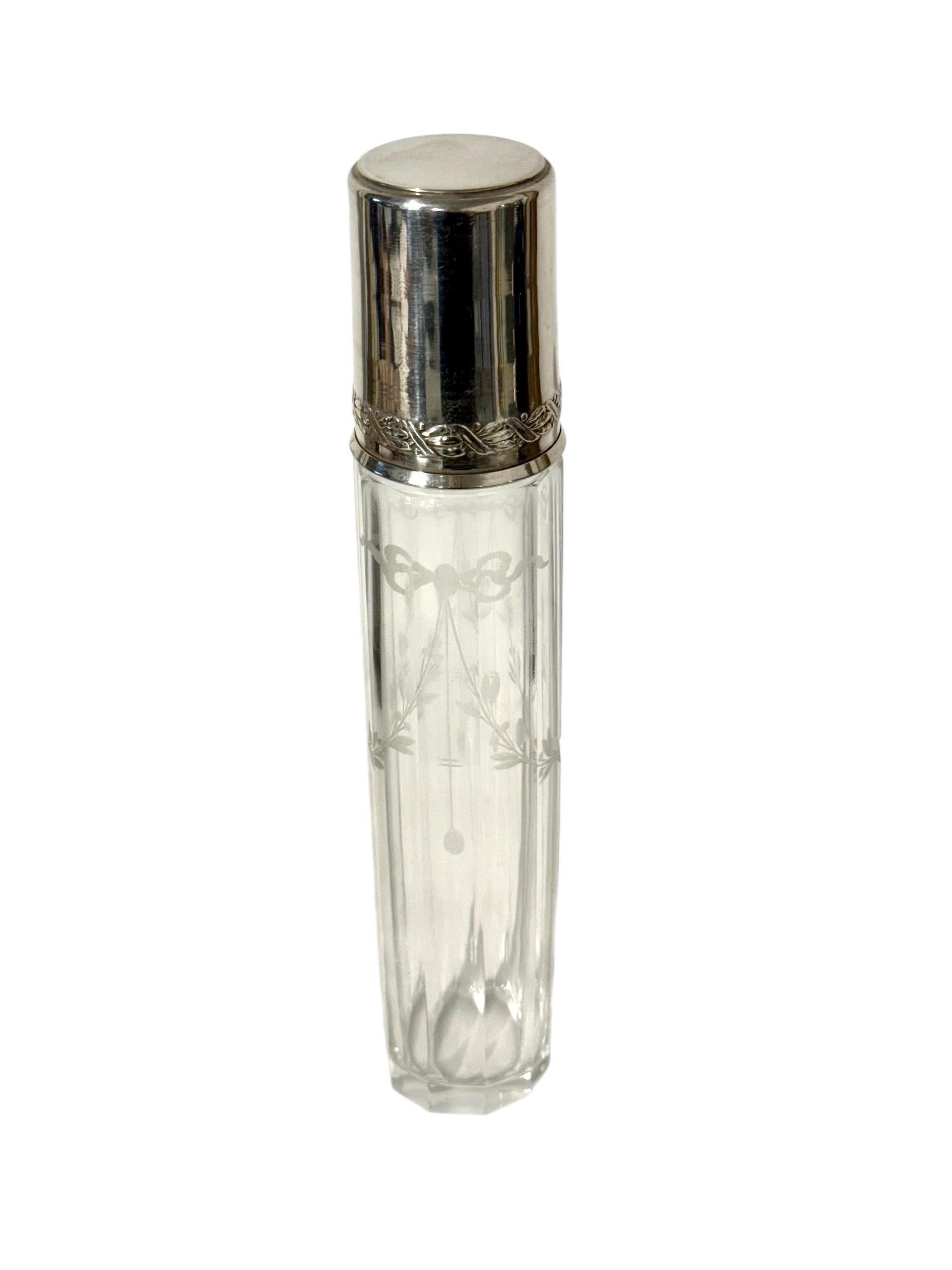 Rare Crystal Perfume Bottle with Solid Silver Mount, France 1890s in vendita