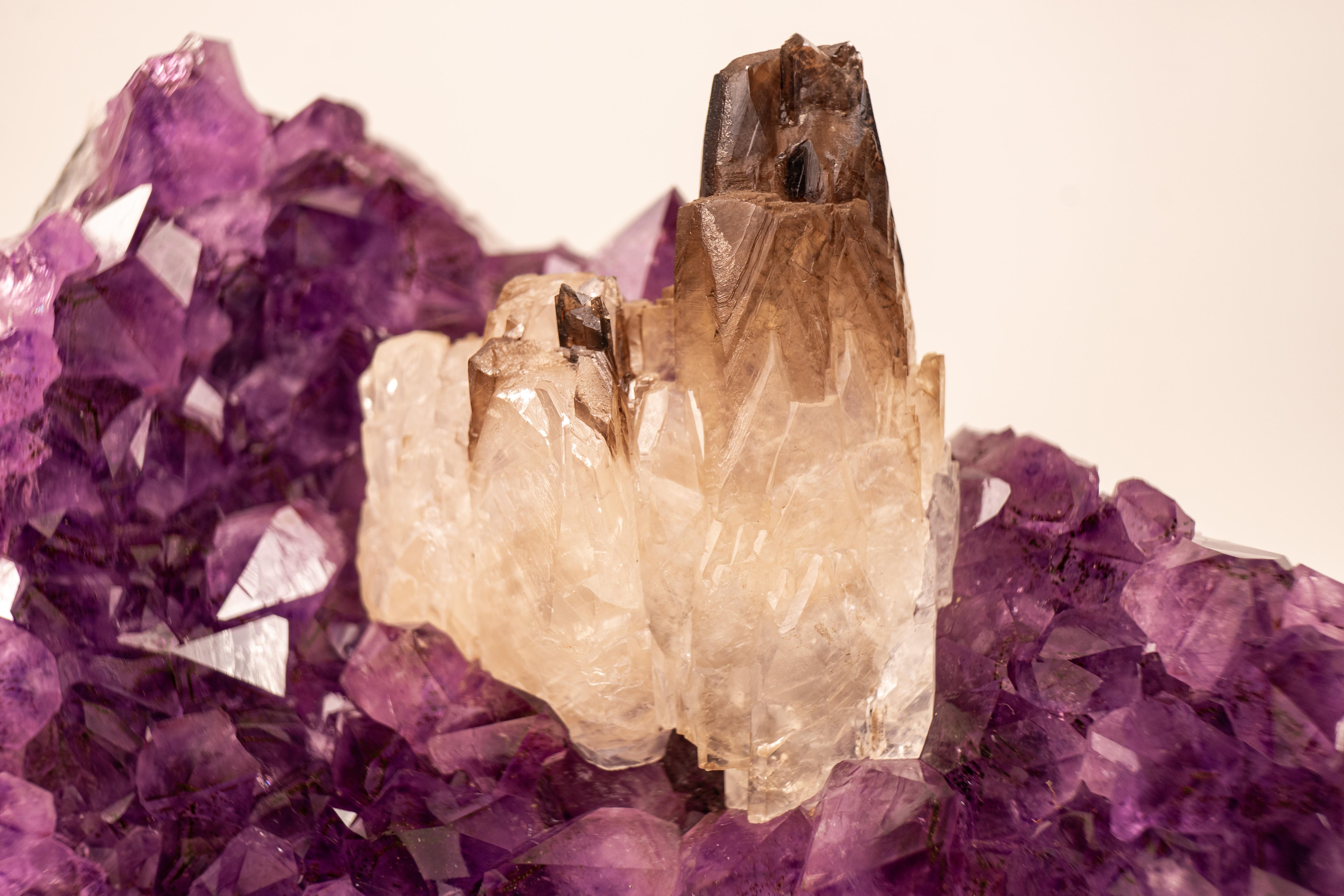 Cristallo Rare Crystal Smoky Calcite on Deep Purple Amethyst Cluster in vendita