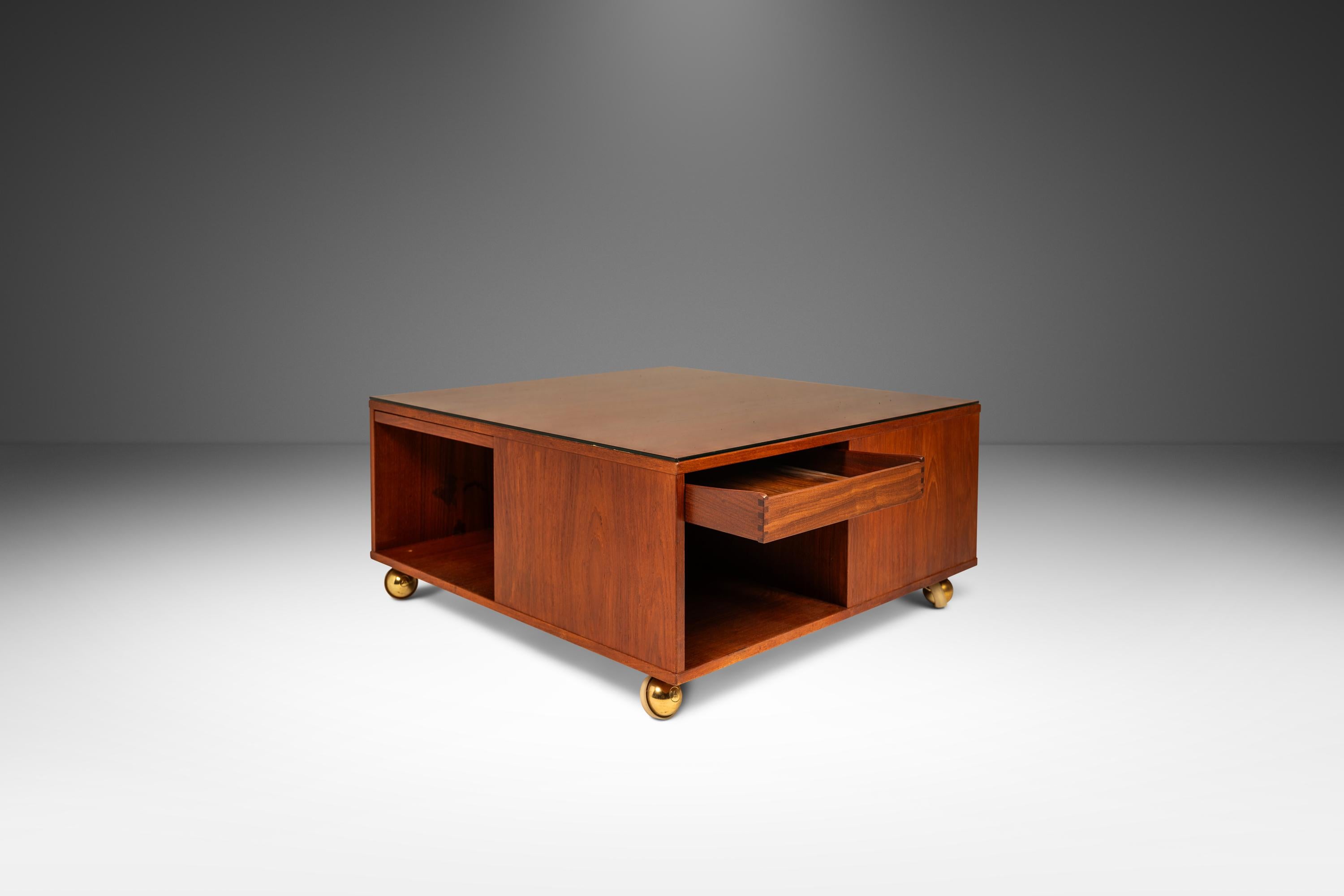 Rare Cube Coffee Table in Teak by Peter Løvig Nielsen  for Løvig, Denmark, 1960s In Good Condition In Deland, FL