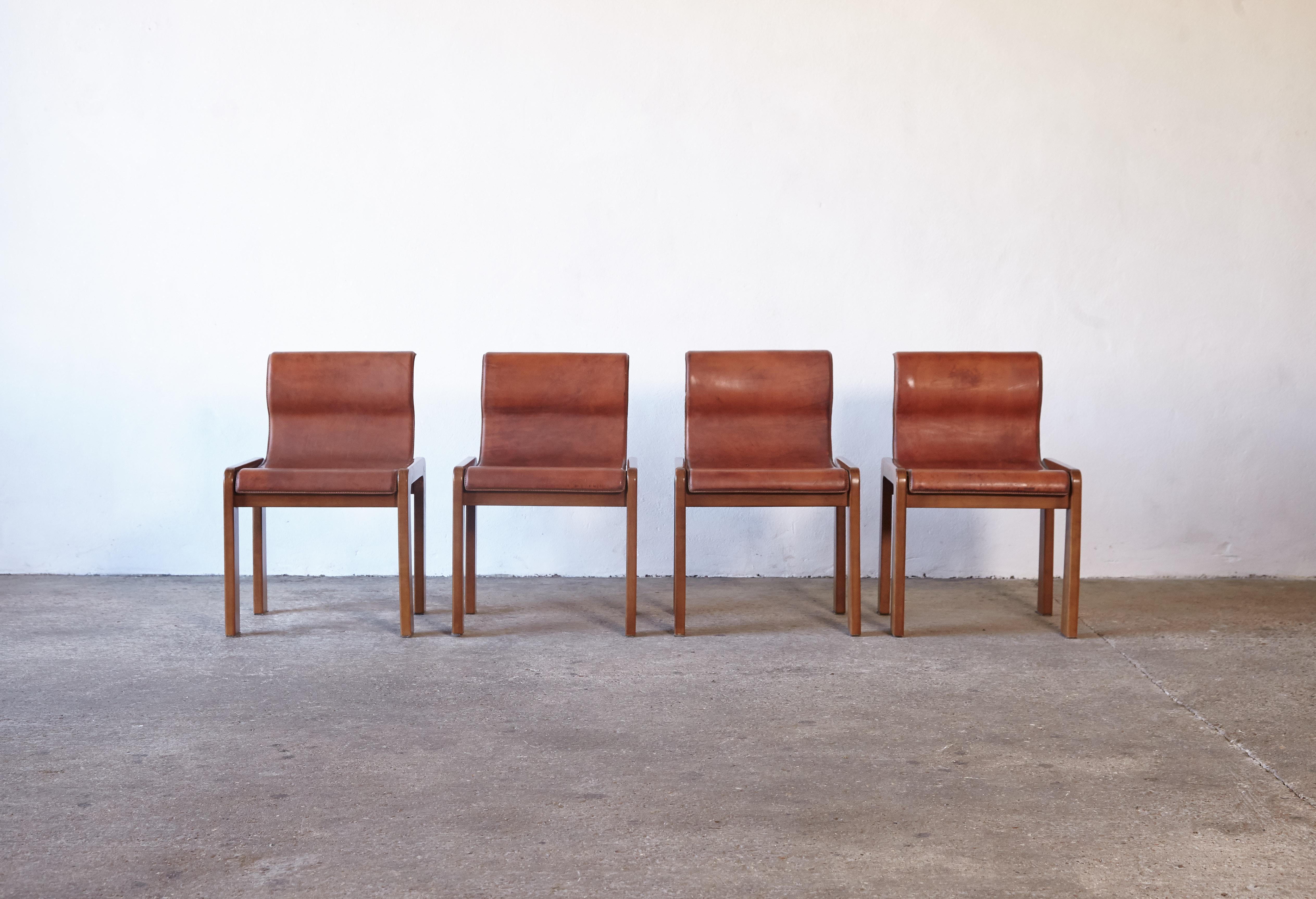 Rare Curved Scarpa Style Dining Chairs, Leather and Wood, Italy, 1960s/70s 6