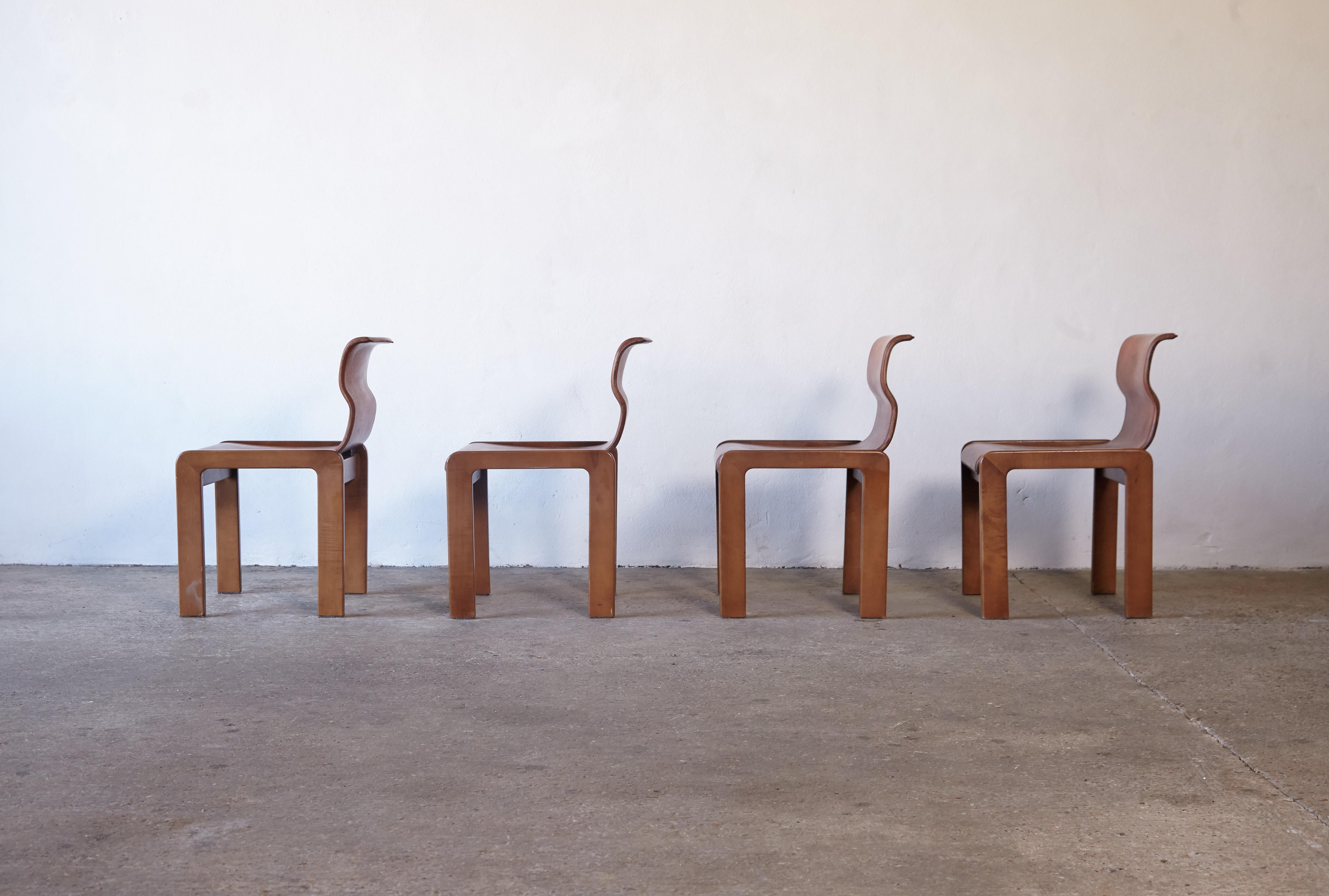 Italian Rare Curved Scarpa Style Dining Chairs, Leather and Wood, Italy, 1960s/70s