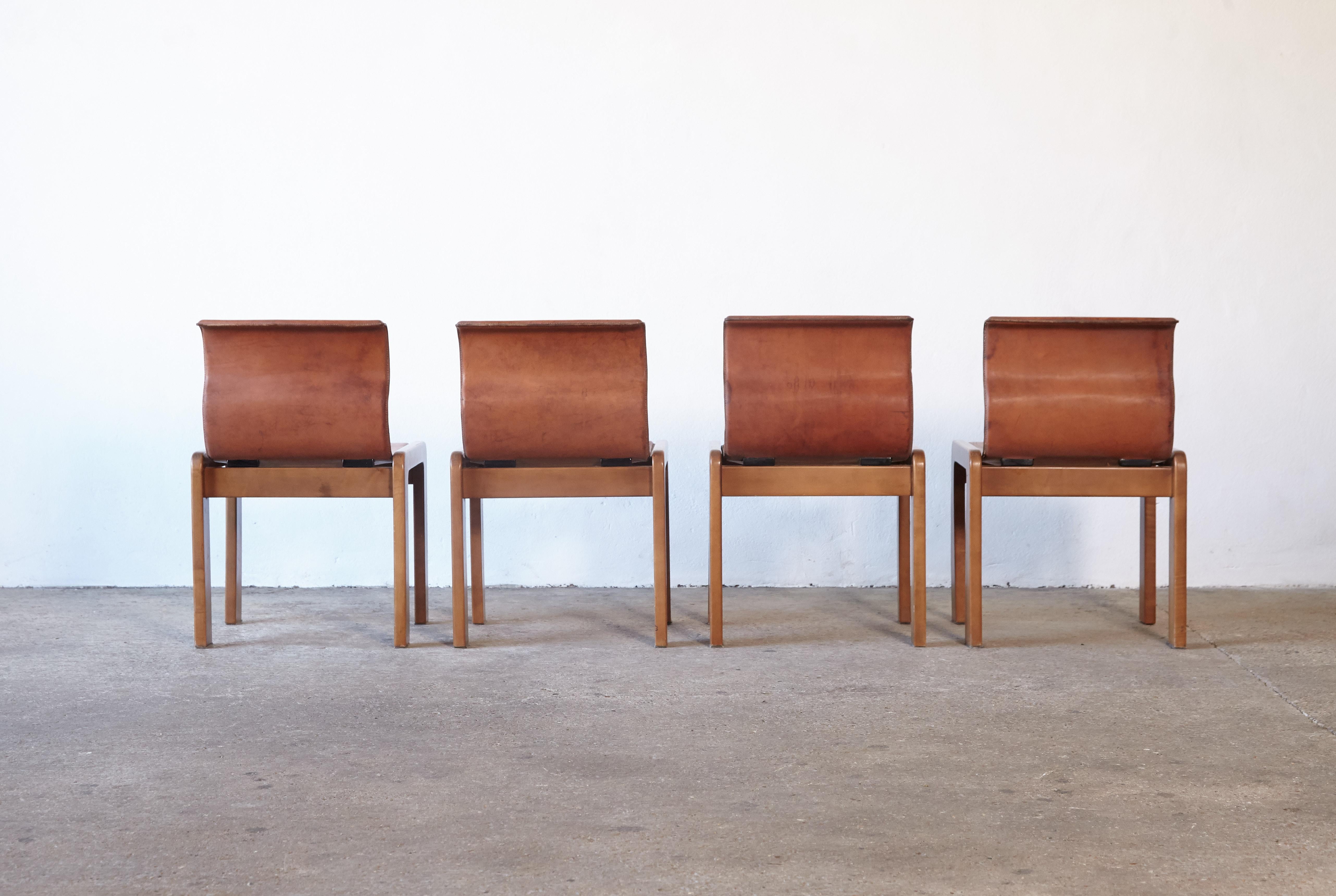 Rare Curved Scarpa Style Dining Chairs, Leather and Wood, Italy, 1960s/70s 2