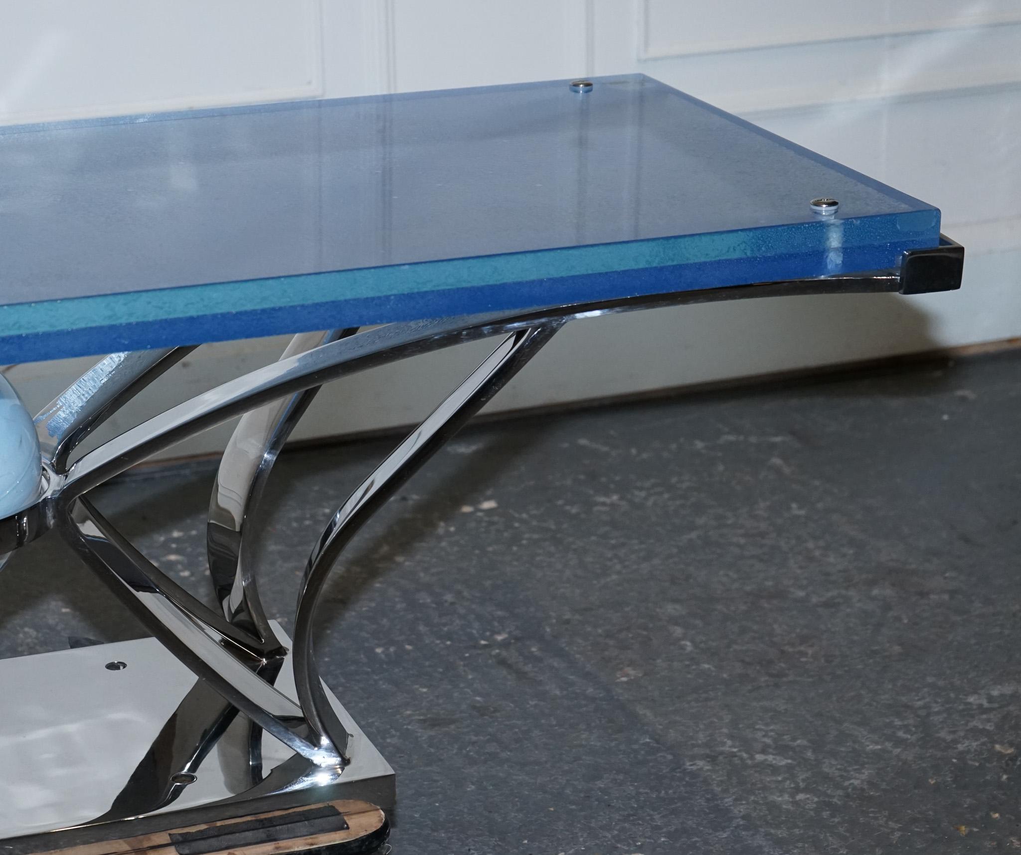 RARA MESA DE CAFÉ CUSTOM MADE DE ACERO INOXIDABLE CON VIDRIO MARINO HECHA A MANO POR SOLiART en venta 7