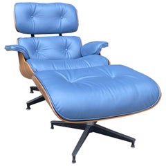 Seltener maßgefertigter Herman Miller Eames Loungesessel & Ottomane mit perfektem blauem Leder