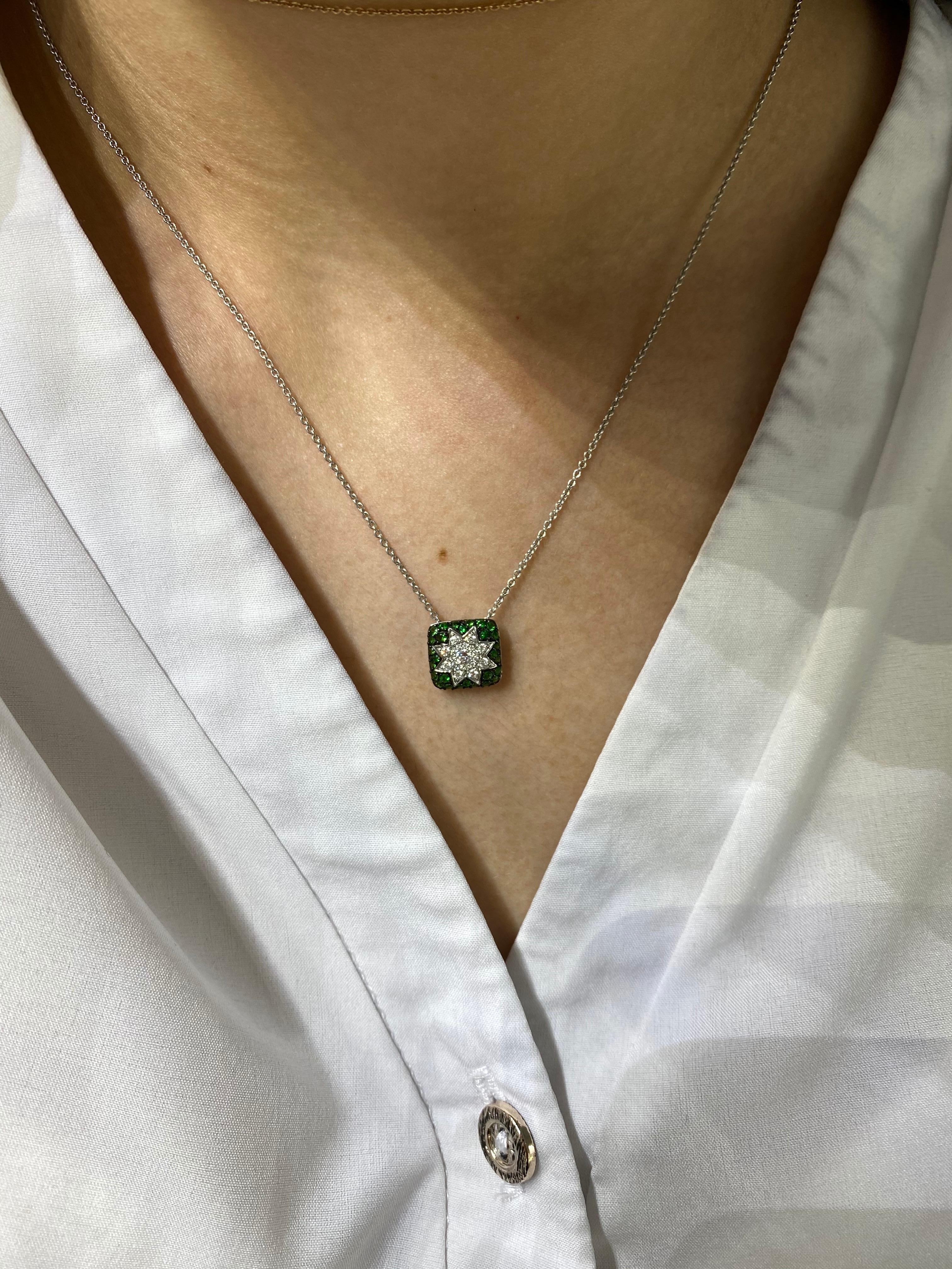 Donna Rara collana in oro bianco con diamante e tsavorite personalizzata in vendita