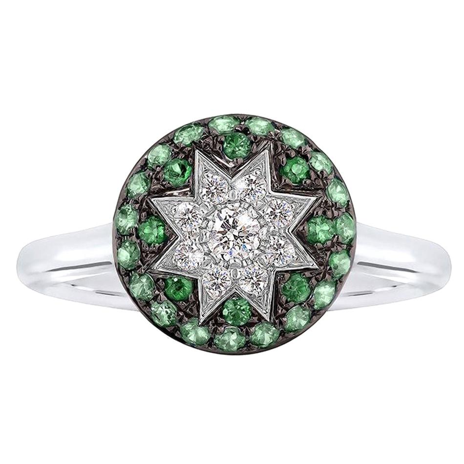 En vente :  Rare bague personnalisée en or blanc avec tsavorite et diamants