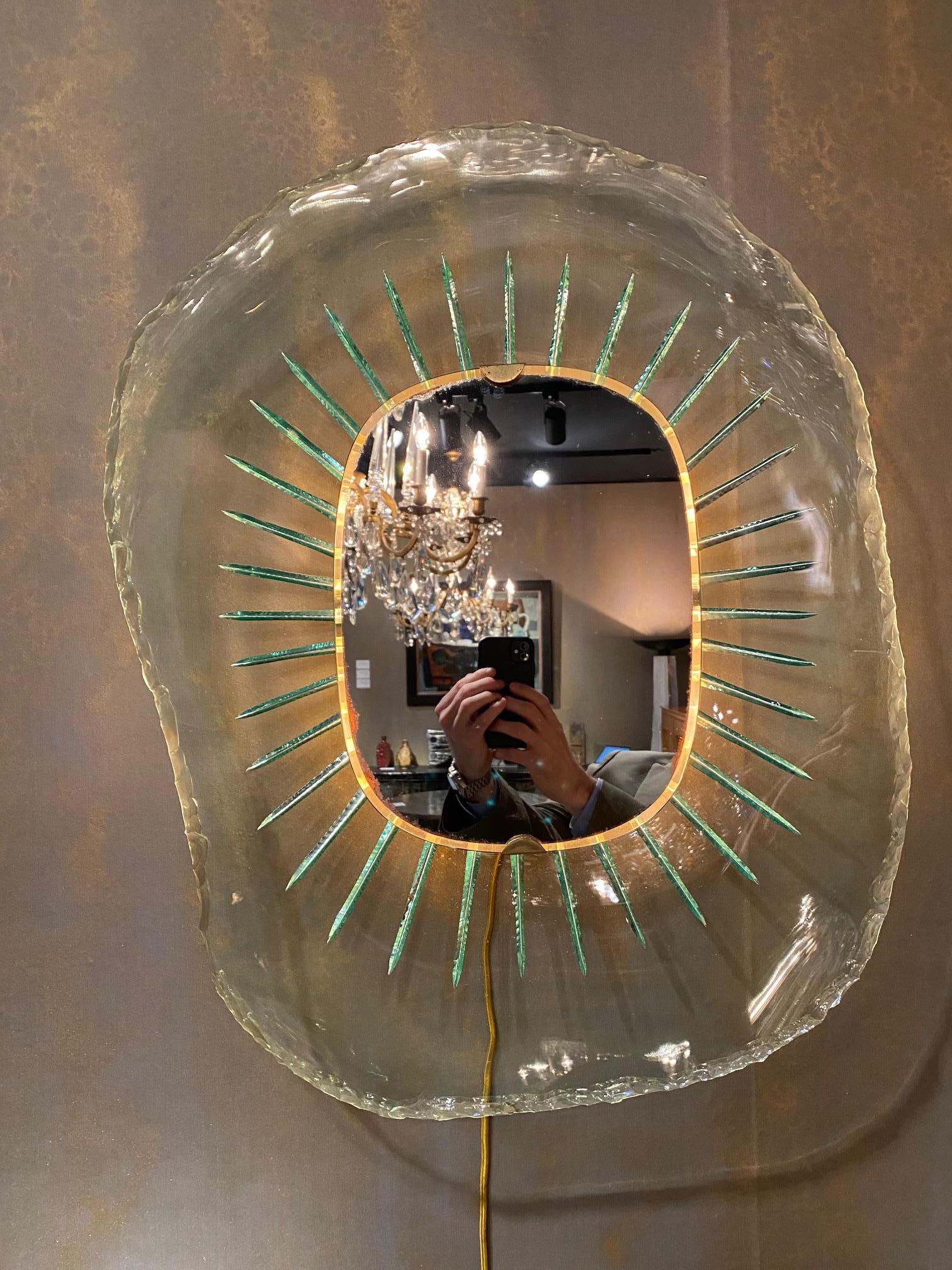 italien Rare miroir en verre taillé et déchiré  Modèle 1657 de Max Ingrand pour Fontana Arte en vente