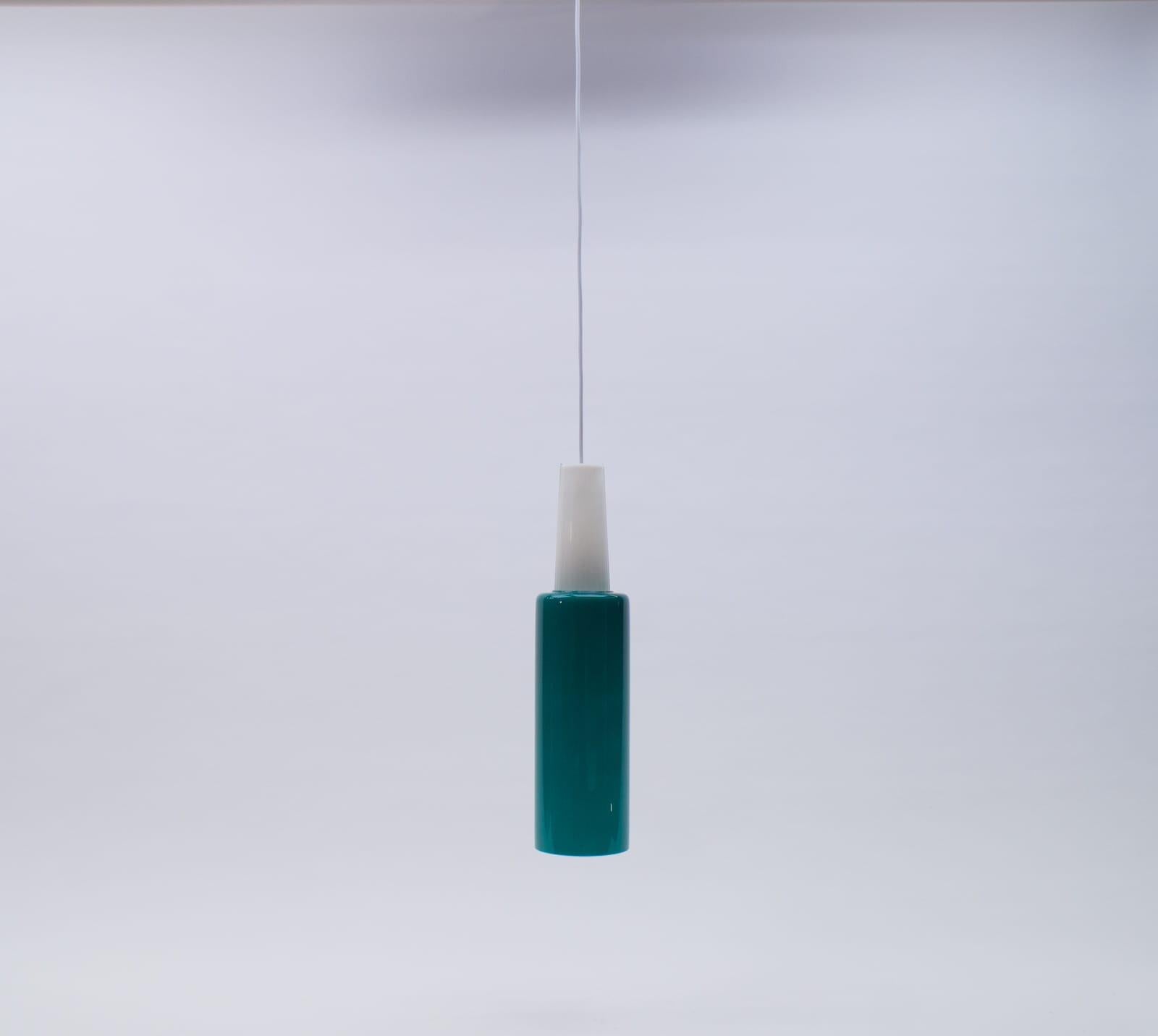 Mid-Century moderno Rara lampada cilindrica in vetro color petrolio, anni '60 in vendita
