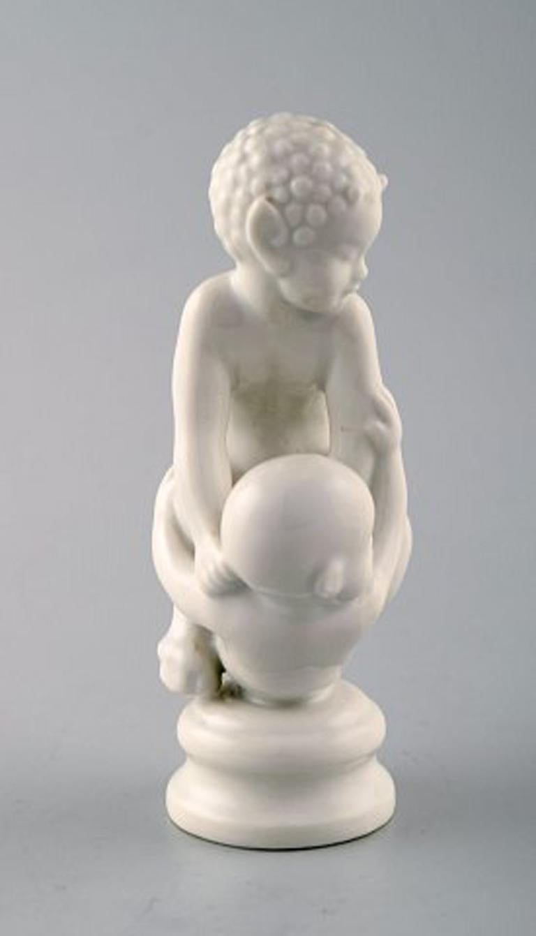 Rare Dahl Jensen figure. Blanc de chine. Faun sitting on baby. Model Number 1038.
Measures: 13 cm x 7.5 cm.
In perfect condition.
1st sorting.
Stamped.