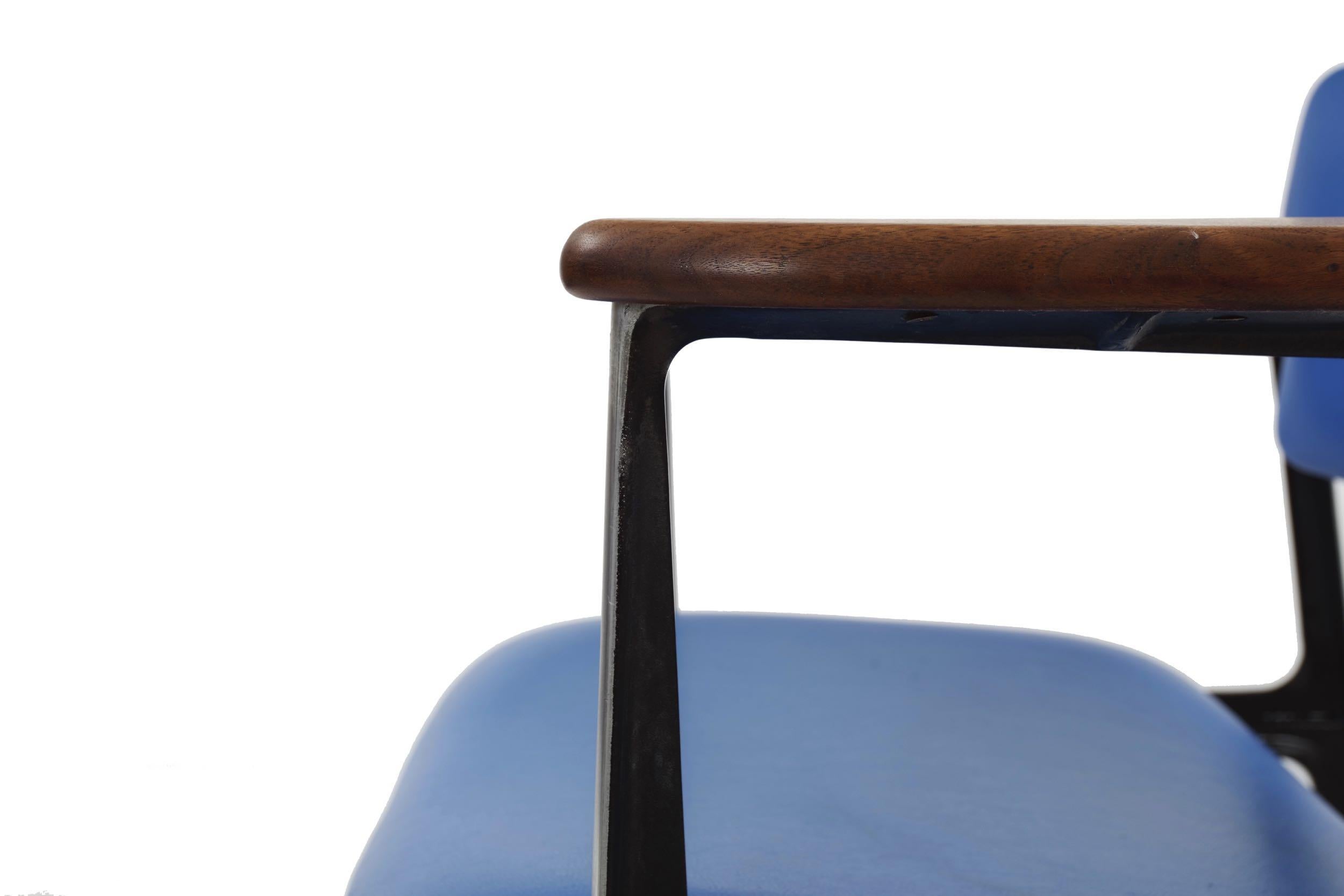 Seltener Sessel aus Nussbaum und Aluminium, Dan Johnson für Shelby Williams, ca. 1960er Jahre im Angebot 10