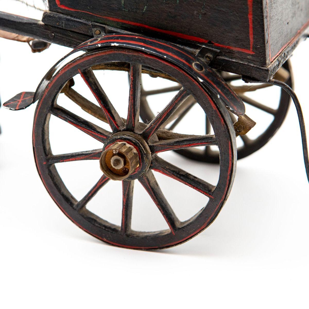 Rare voiture jouet danoise ancienne avec cocher et cheval en vente 4