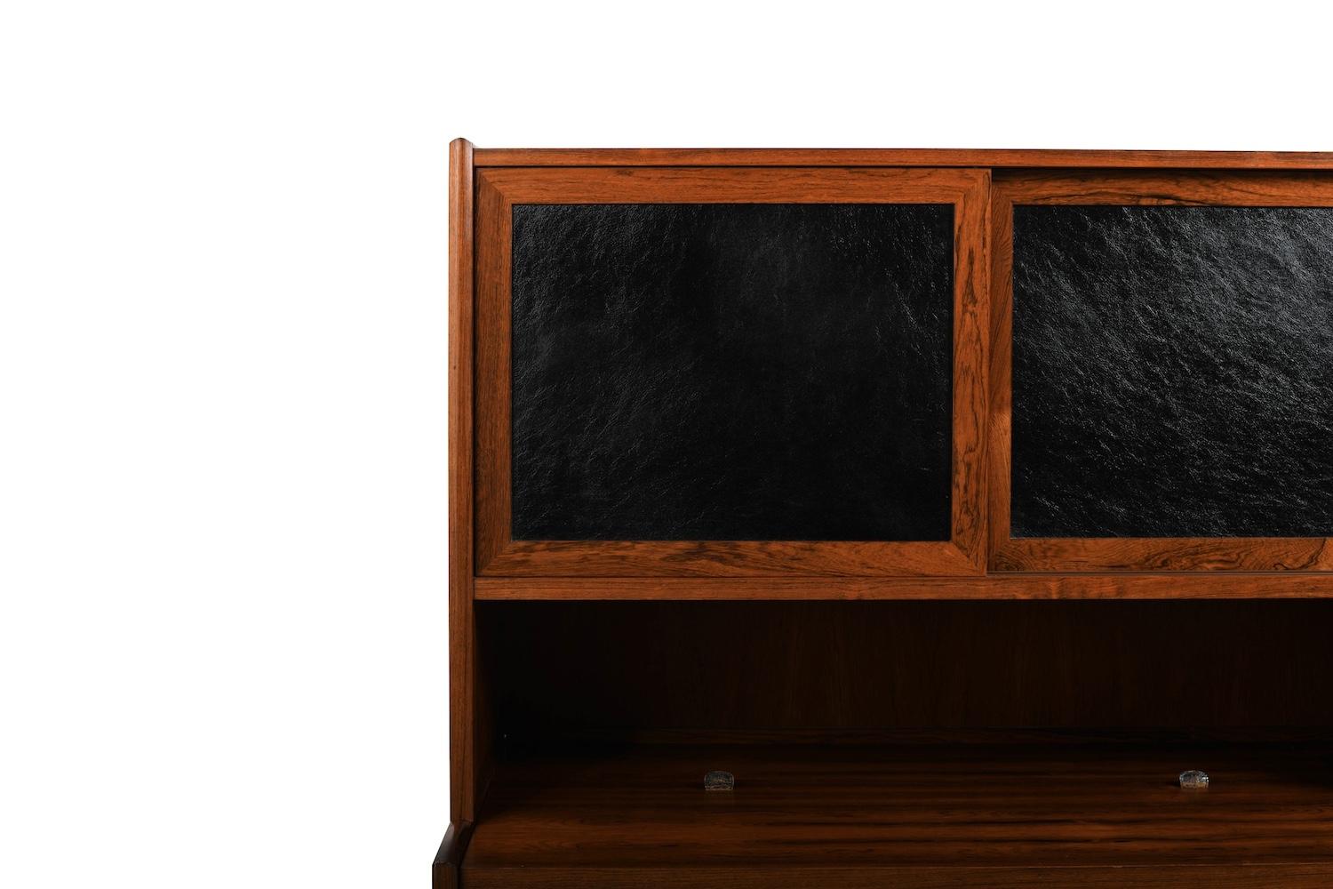 Raro mobile bar danese con parti in pelle anni '60 in vendita 8