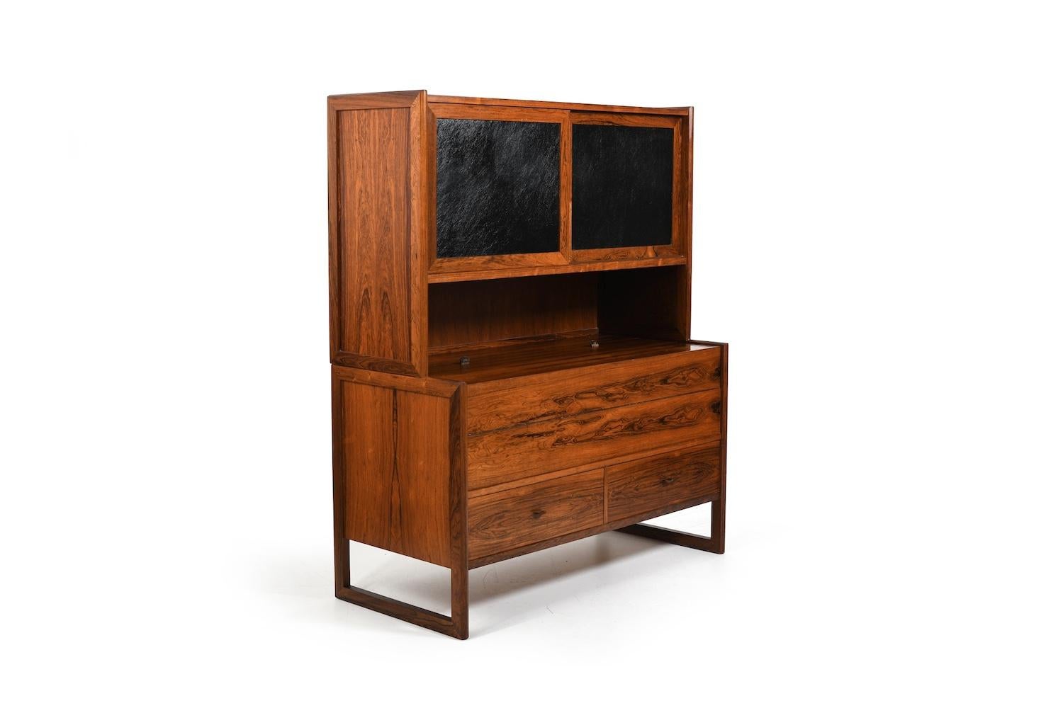 Raro mobile bar danese con parti in pelle anni '60 In condizioni buone in vendita a Handewitt, DE