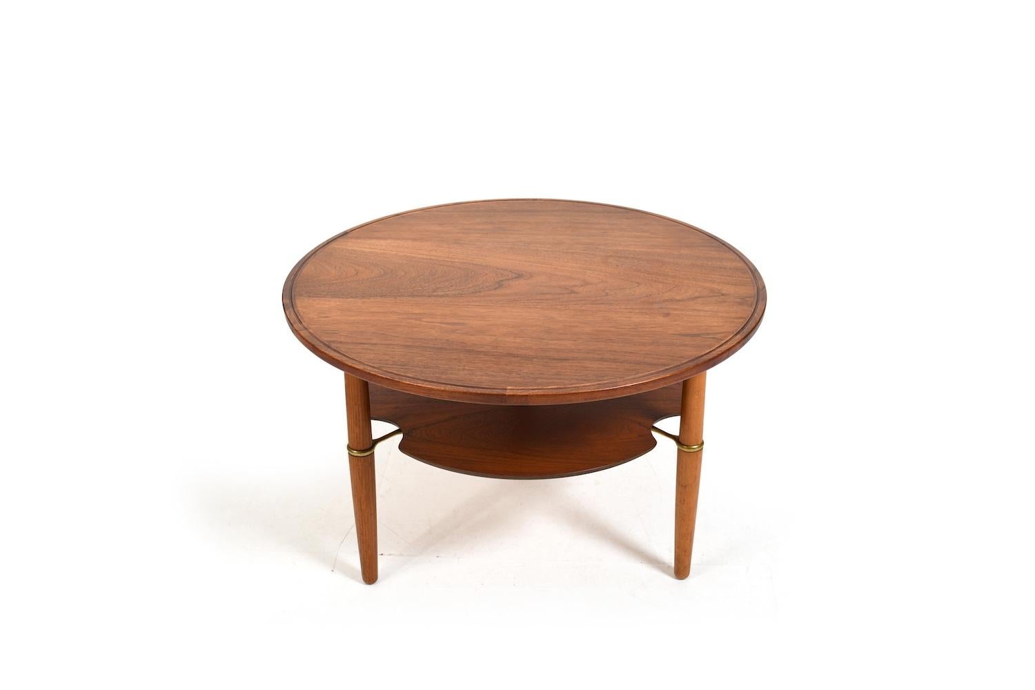 Scandinave moderne Rare table basse danoise en teck et Oak Oak 1950 en vente
