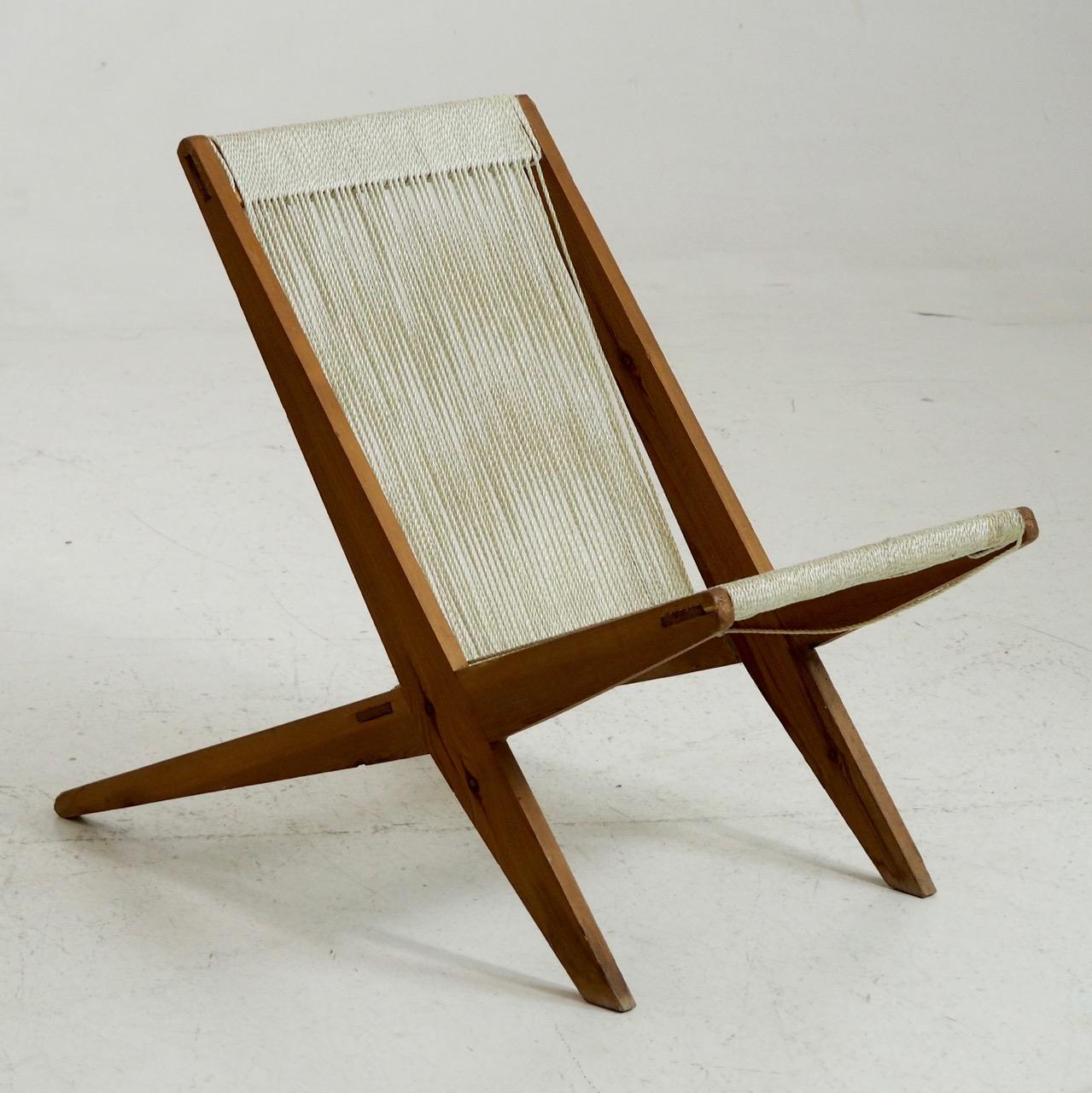 Rare Danish design chair in Poul Kjærholm style, 1960s
Dimensions: H 75, H-seat 44, W 50, D 90 cm.
H 29.5, H-seat 17.3, W 19.6, D 35.4 in.