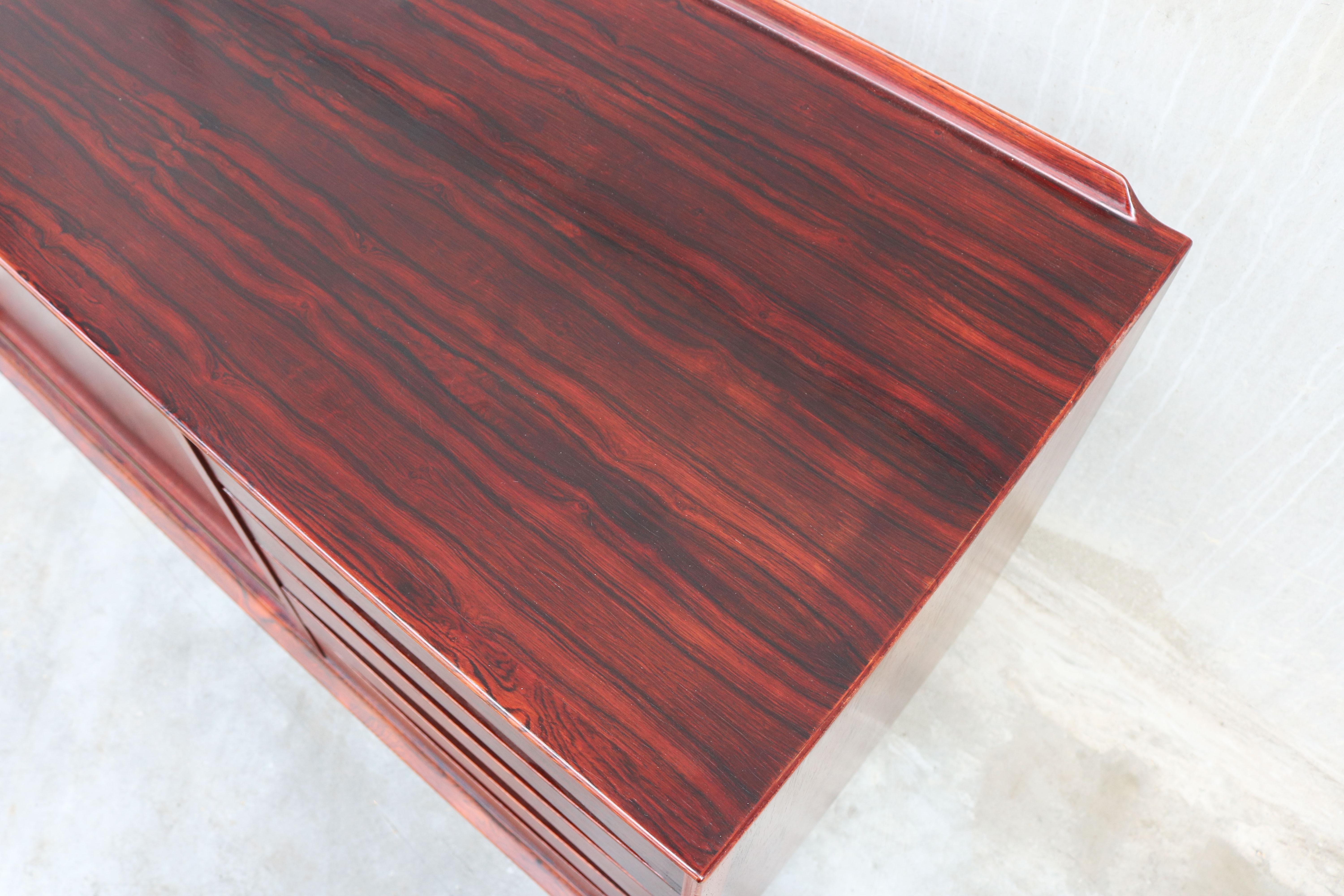 Fatto a mano Raro modello di design danese: Credenza OS29 di Arne Vodder per Sibast Rosewood 1950 in vendita