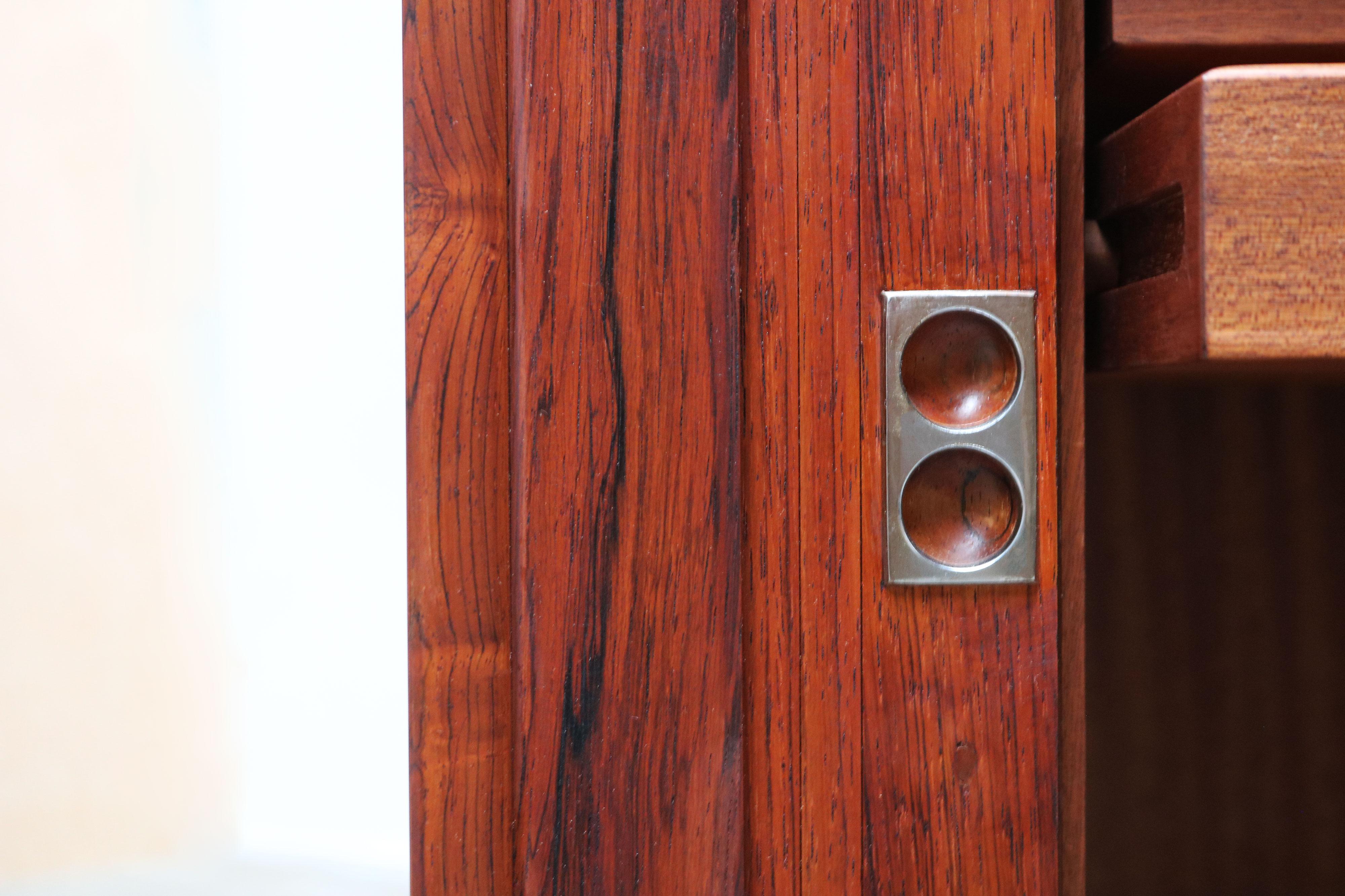 Palissandro rara credenza di design danese con ante a tamburo di Arne Vodder per Sibast 1958 in vendita