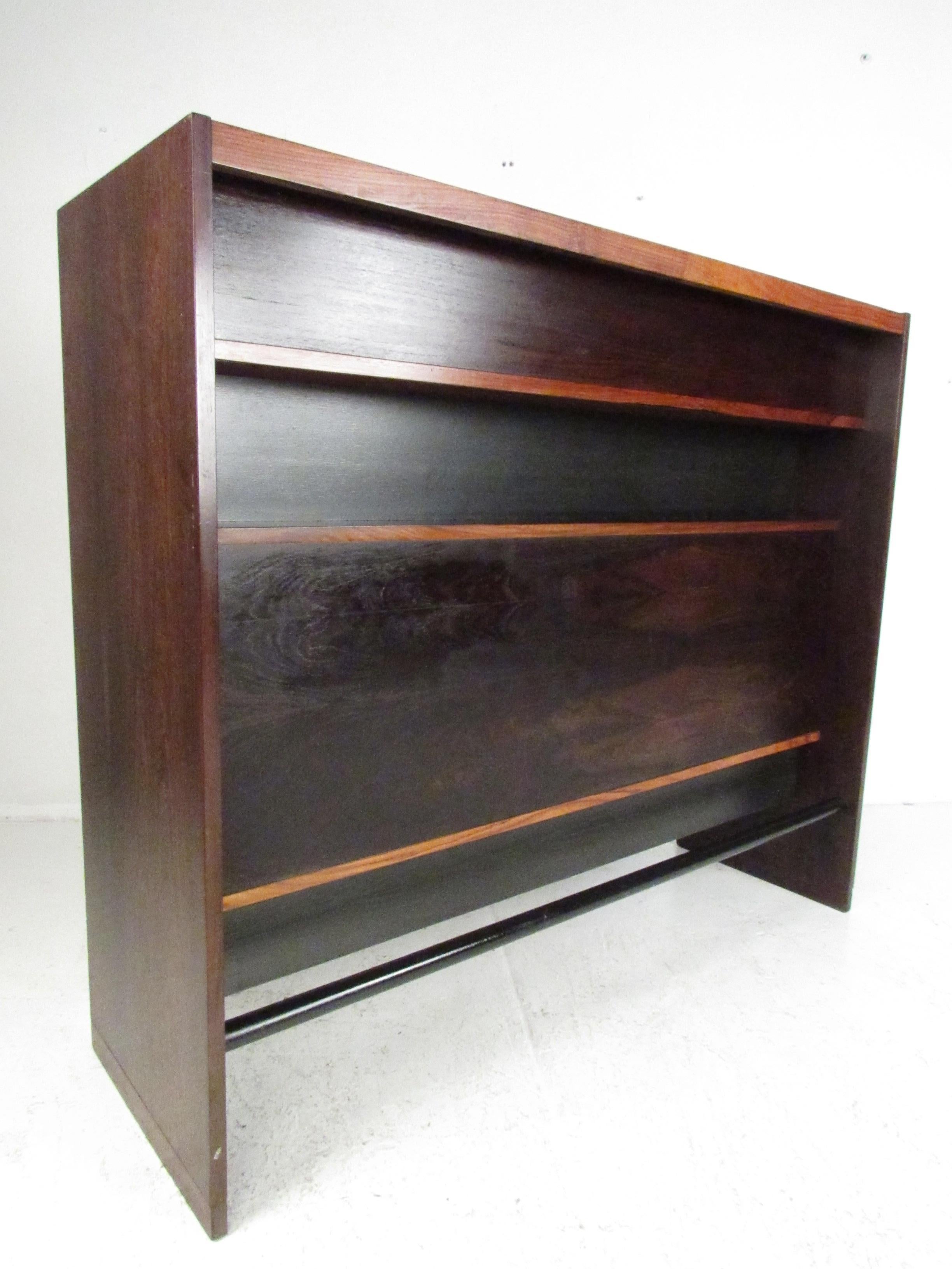 Rare Danish Freestanding Rosewood Bar by Niels Erik Glasdam Jensen In Good Condition For Sale In Brooklyn, NY