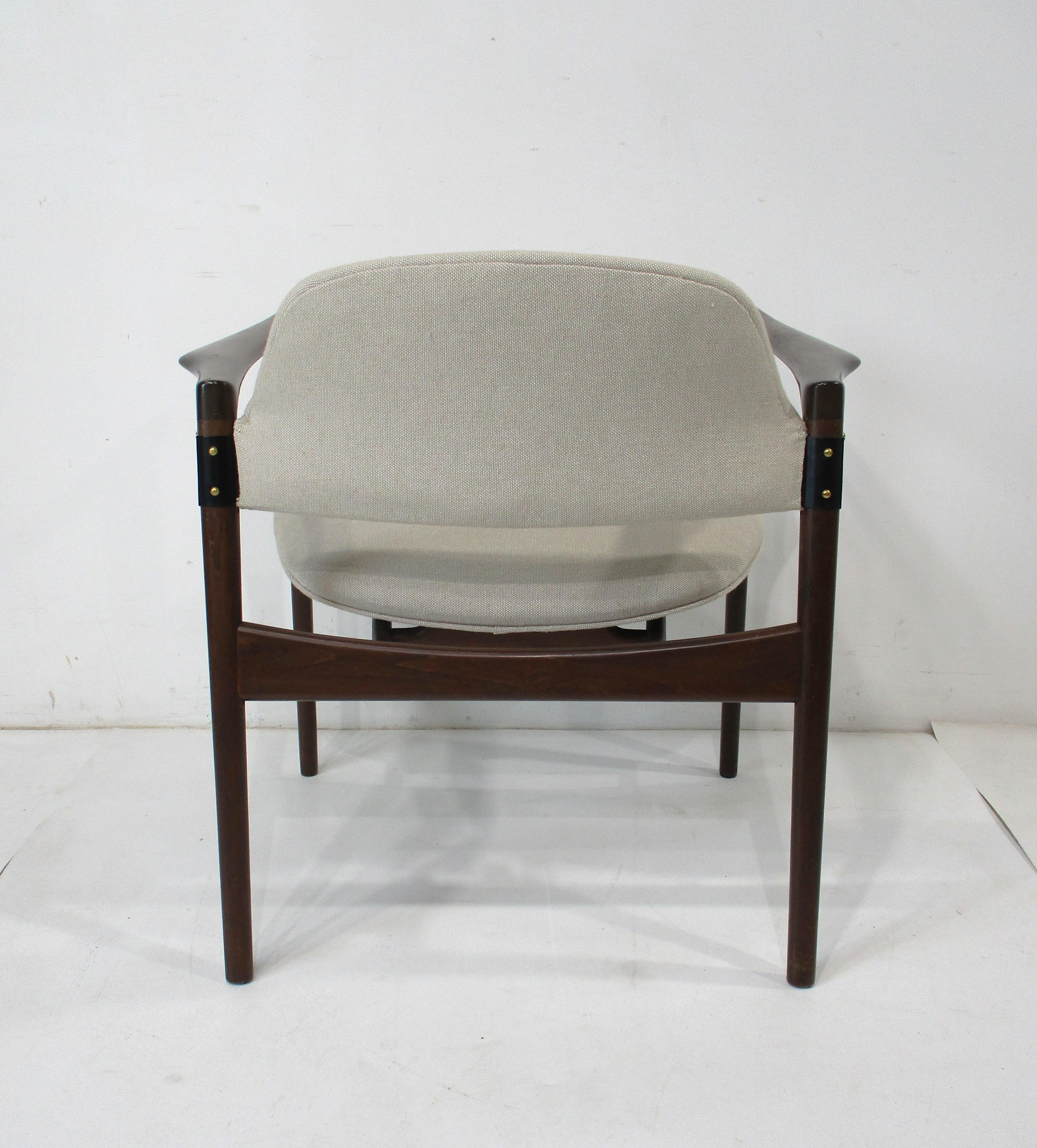 20ième siècle Rare chaise longue danoise IB Kofod Larsen pour Selig Denmark (A) en vente