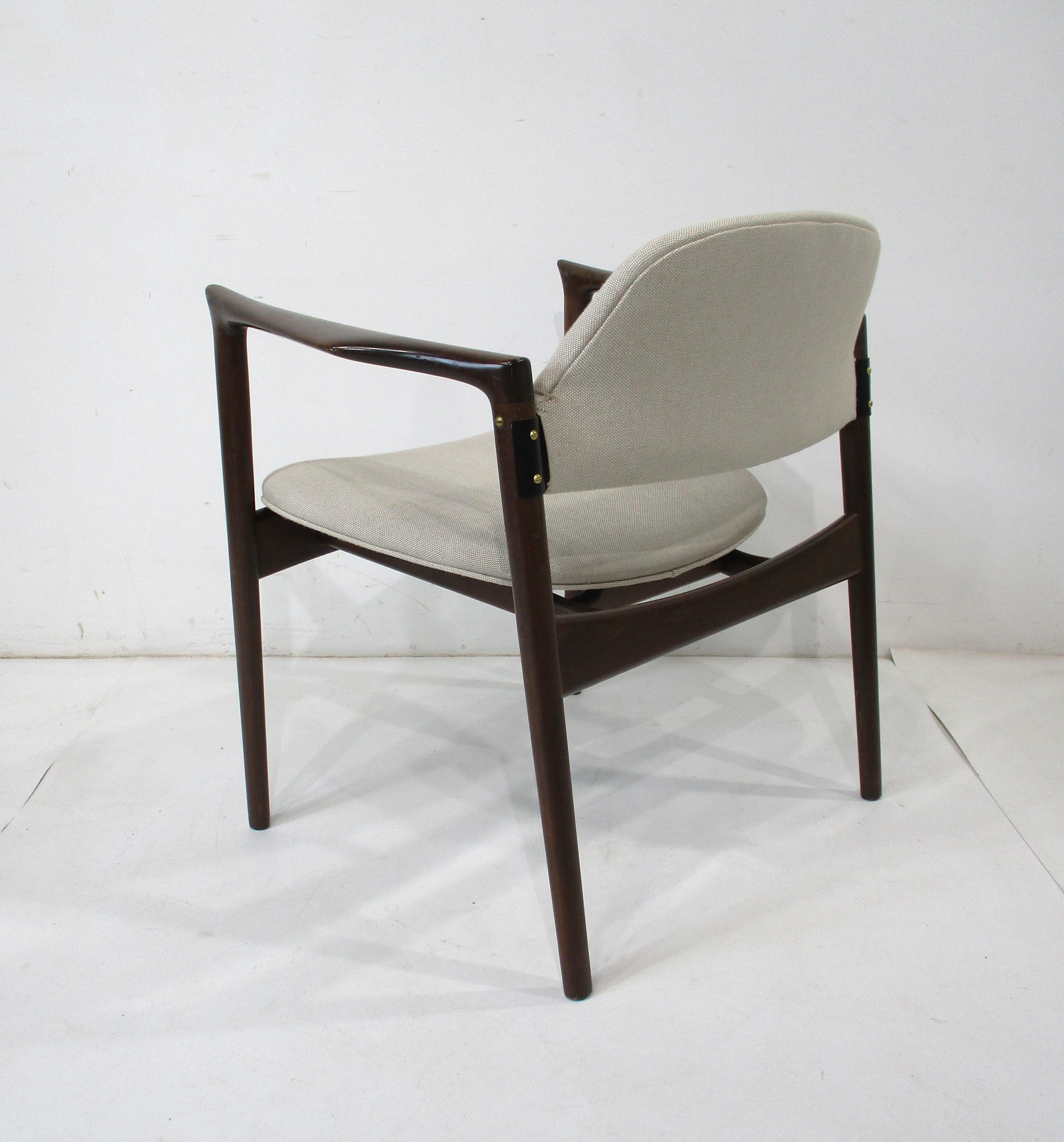 Tissu d'ameublement Rare chaise longue danoise IB Kofod Larsen pour Selig Denmark (A) en vente