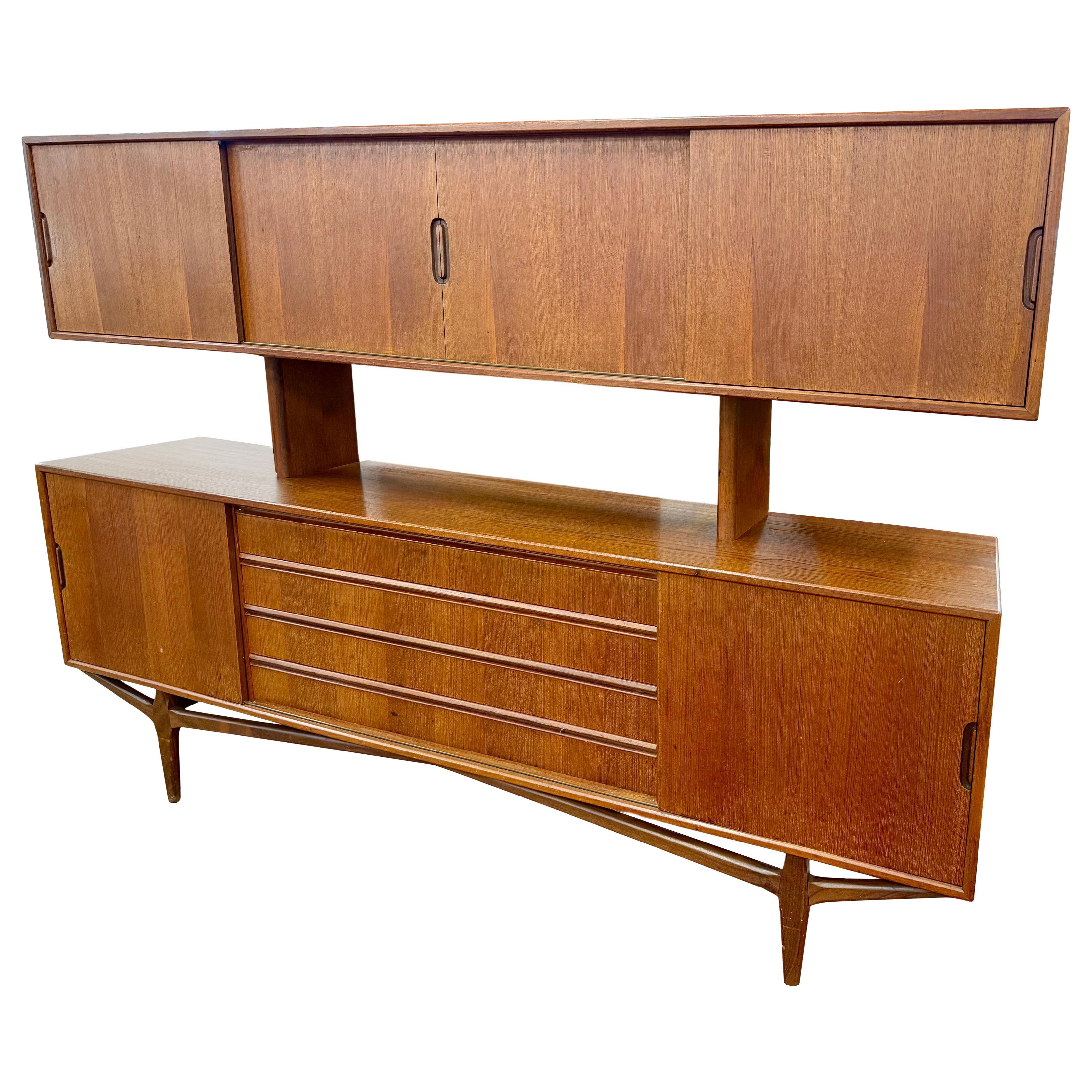 Rara credenza galleggiante a 2 livelli di A. Nielsen, danese della metà del secolo scorso in vendita