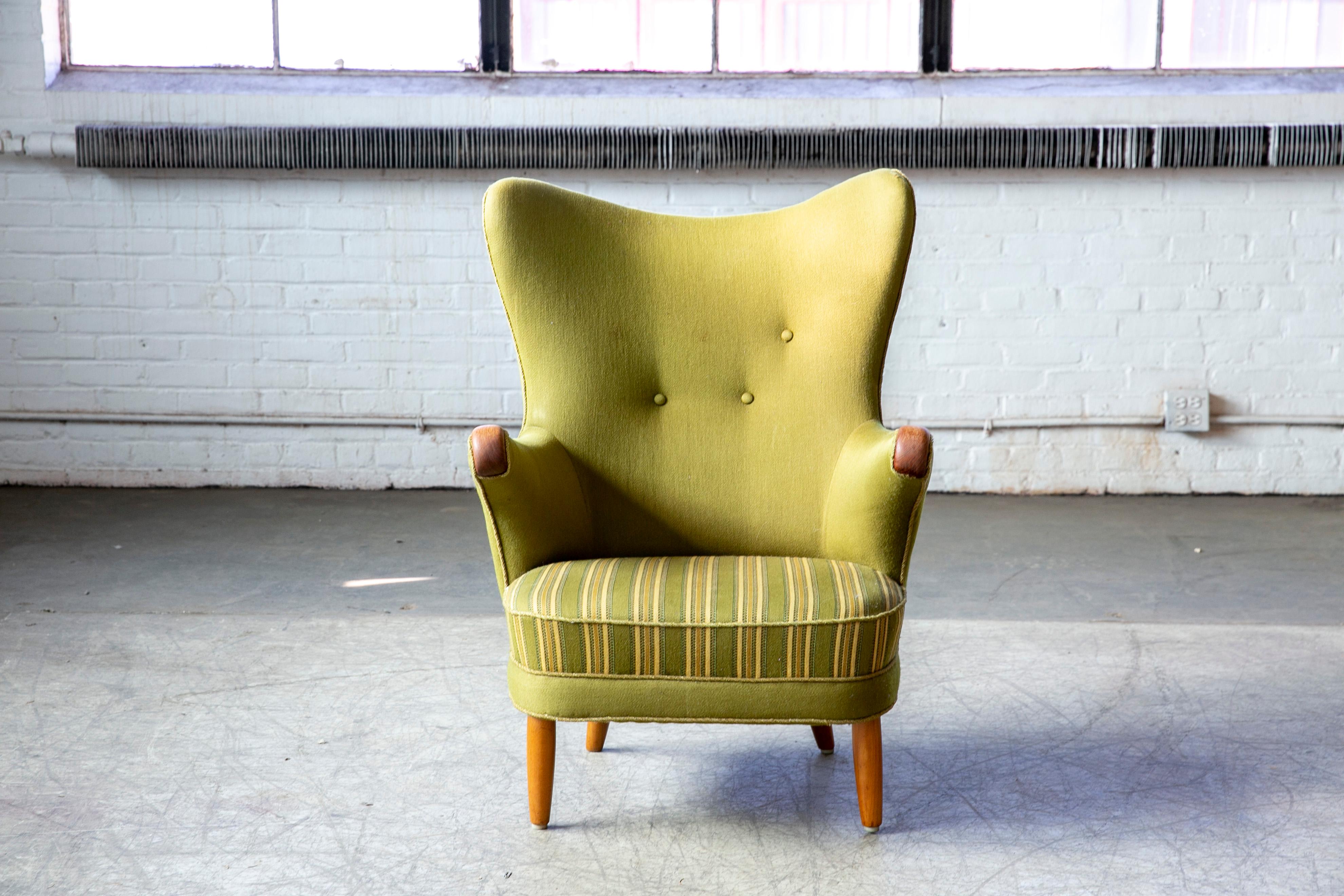Mid-20th Century Rare Danish Mid-Century Papa Bear Style Lounge Chair, 1950s