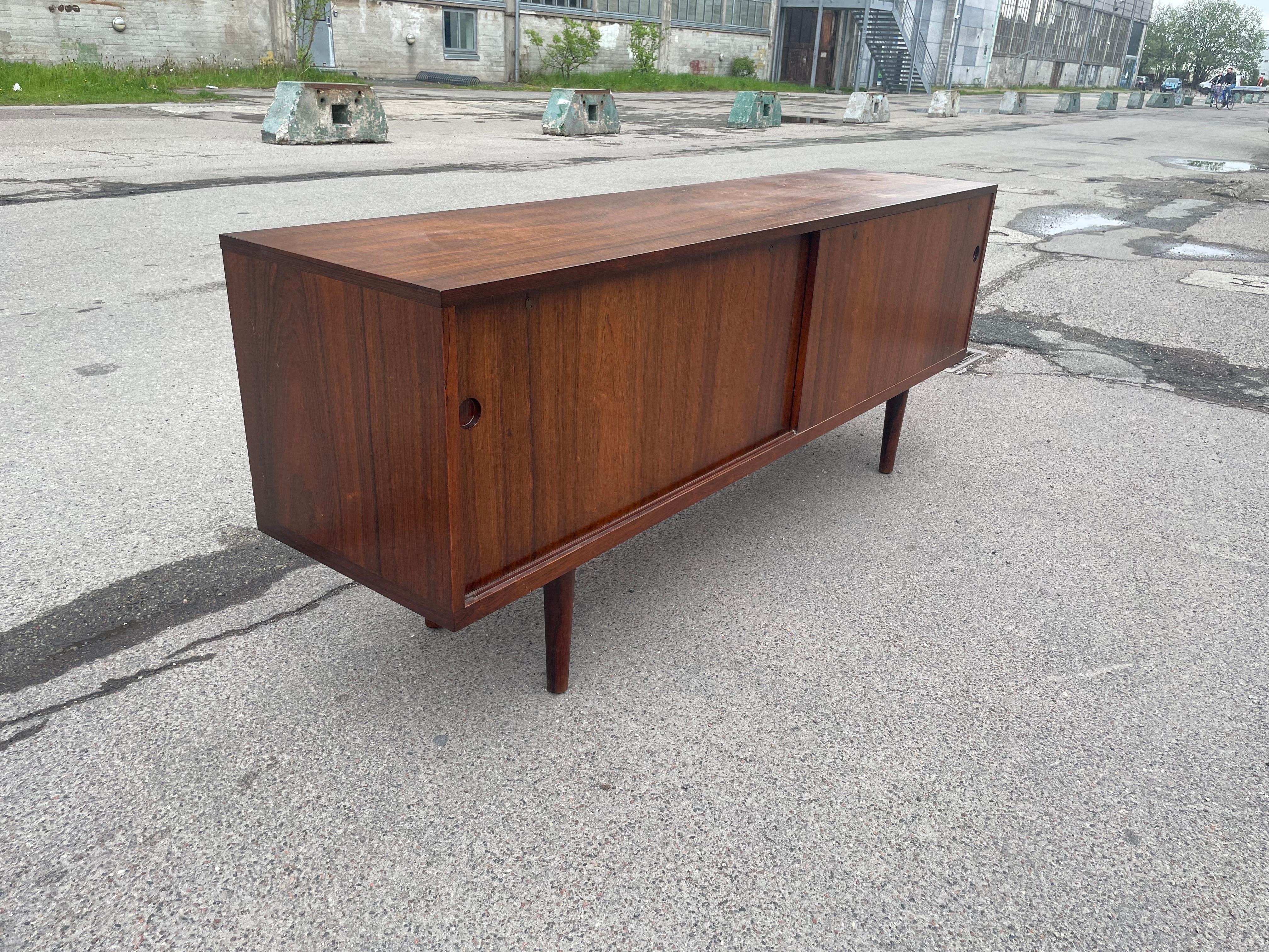 Rare Danish mid century sideboard model RY-26 designed by Hans Wegner,  1950´s For Sale 9