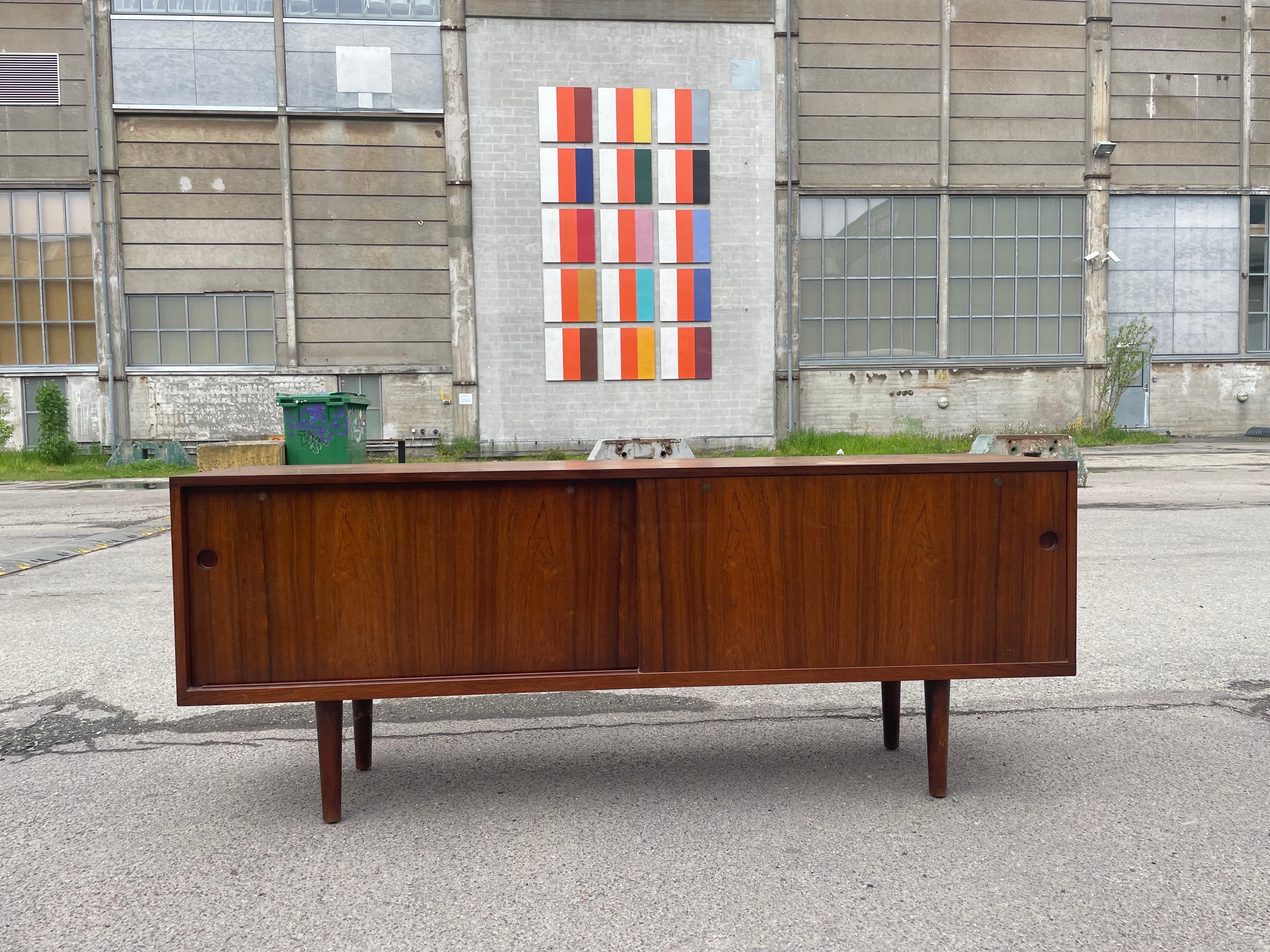 Rare Danish mid century sideboard model RY-26 designed by Hans Wegner,  1950´s For Sale 10