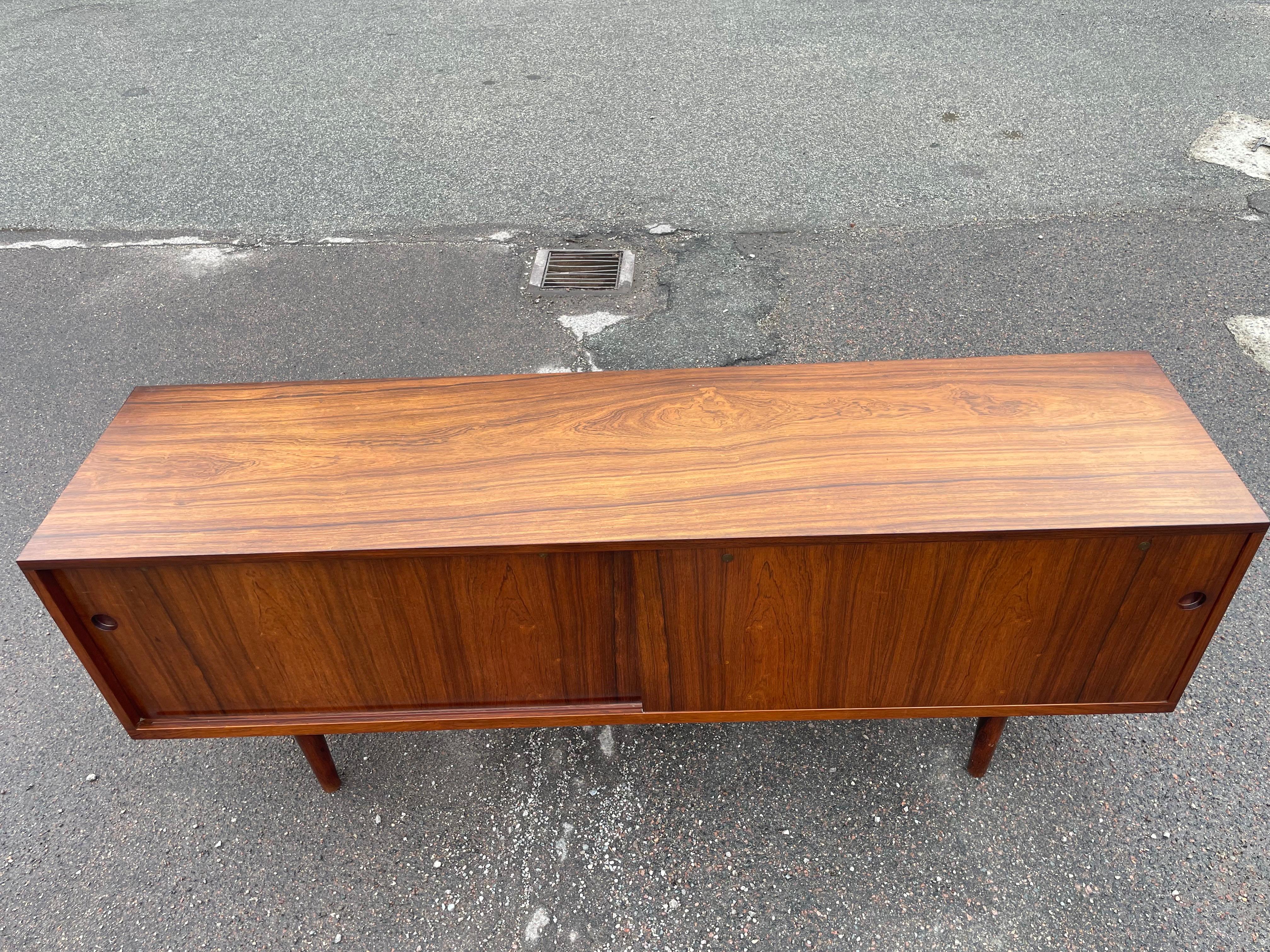 Rare Danish mid century sideboard model RY-26 designed by Hans Wegner,  1950´s For Sale 3