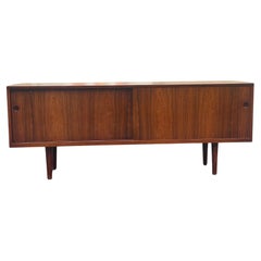 Seltenes dänisches Sideboard Modell RY-26 aus der Mitte des Jahrhunderts, entworfen von Hans Wegner,  1950's