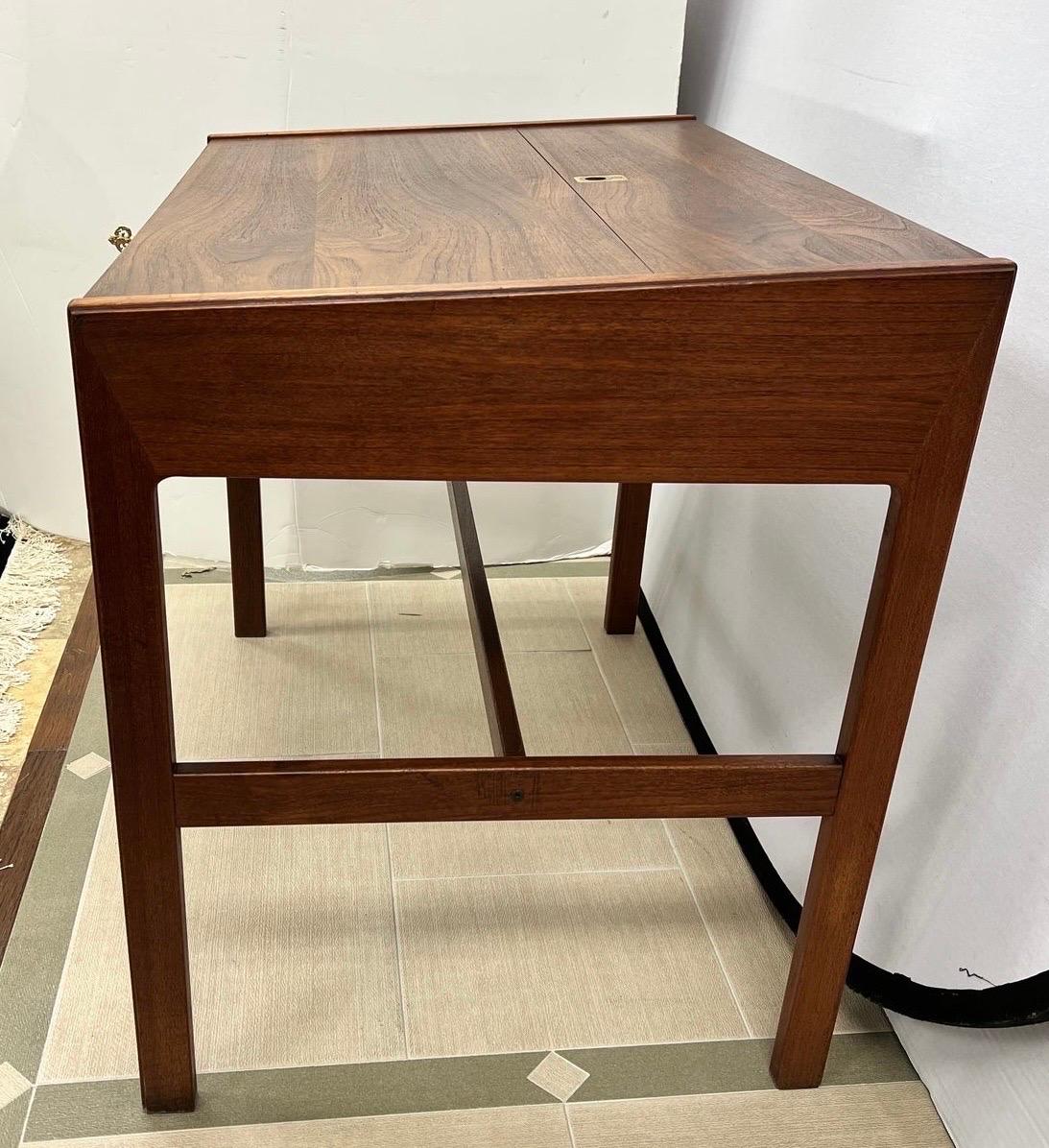Finnish Rare Danish Modern Arne Wahl Iversen Vanity Desk