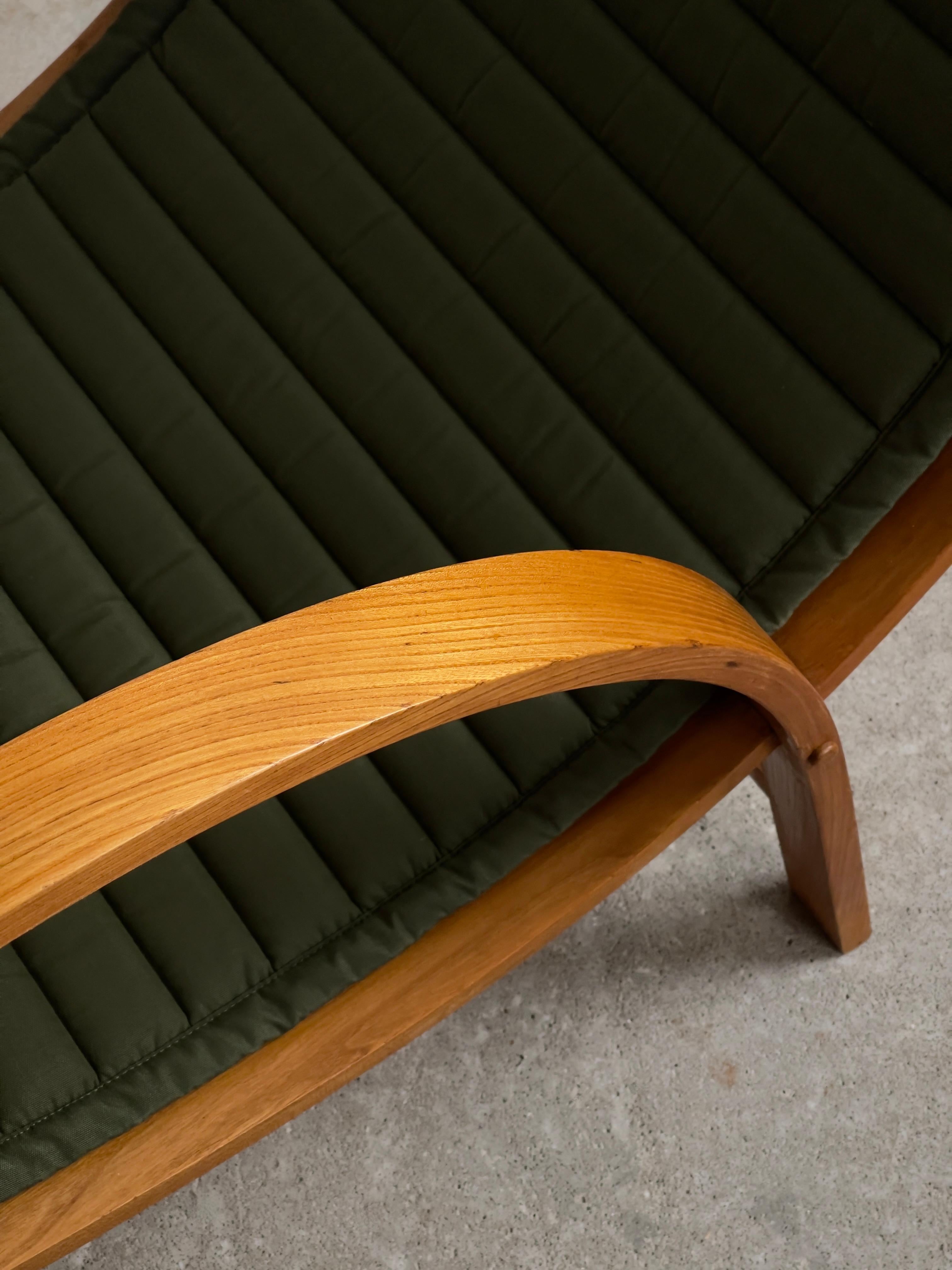 Rare 1940s Danish Modern Lounge Chair in Elm by Søren Hansen for Fritz Hansen  For Sale 5